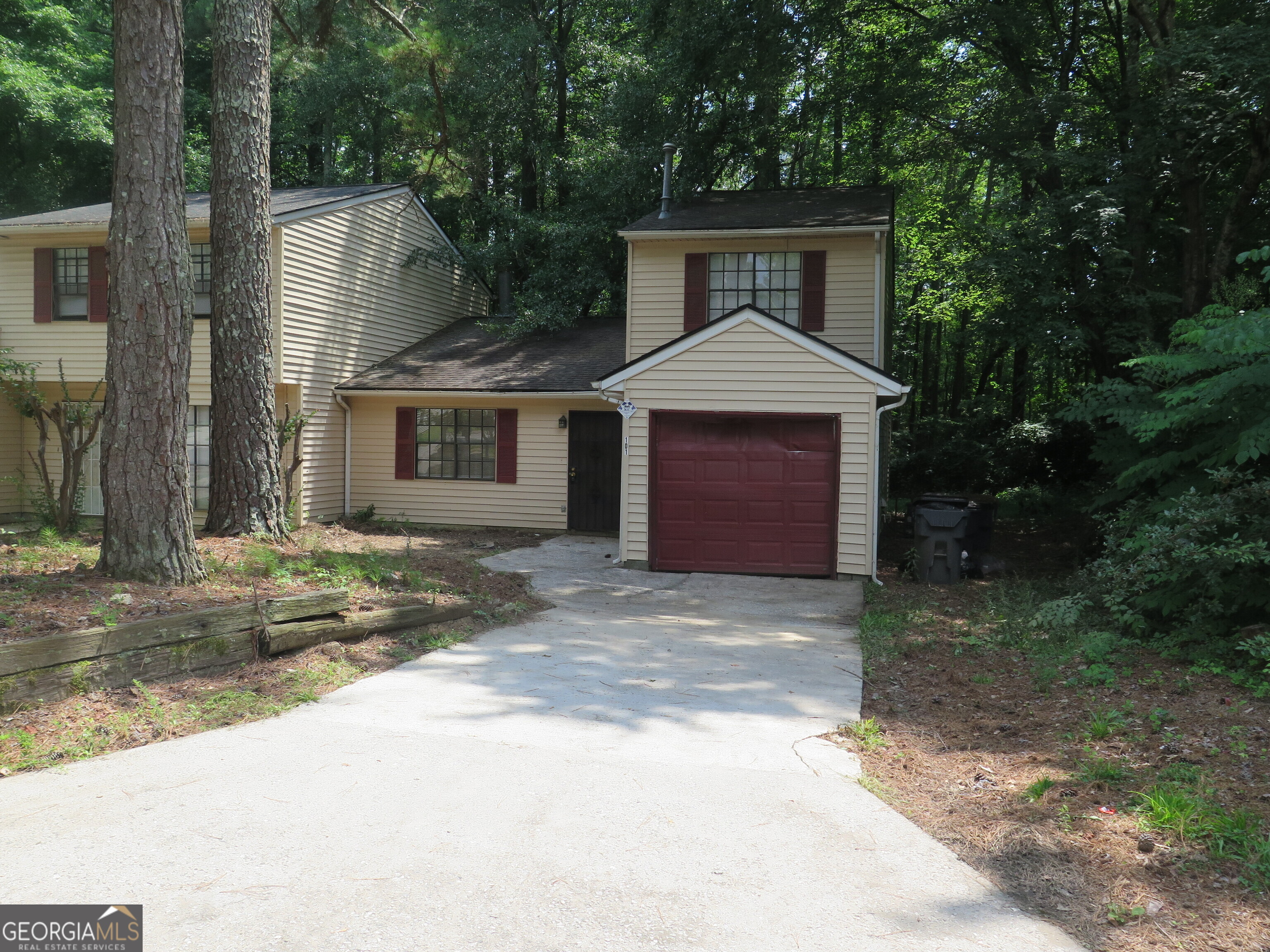 101 Pinetree Trail Property Photo 1