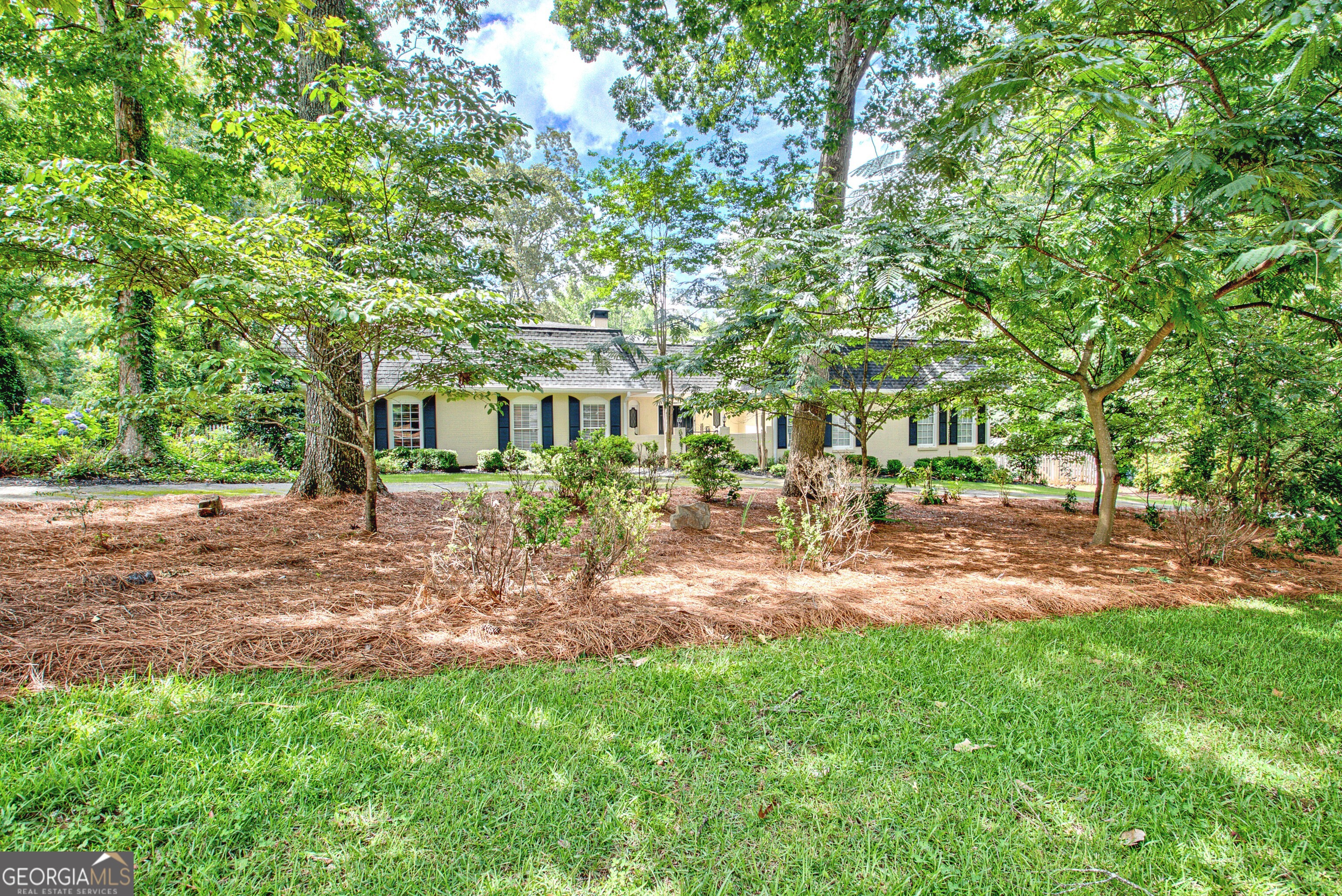 522 Golfview Property Photo 2