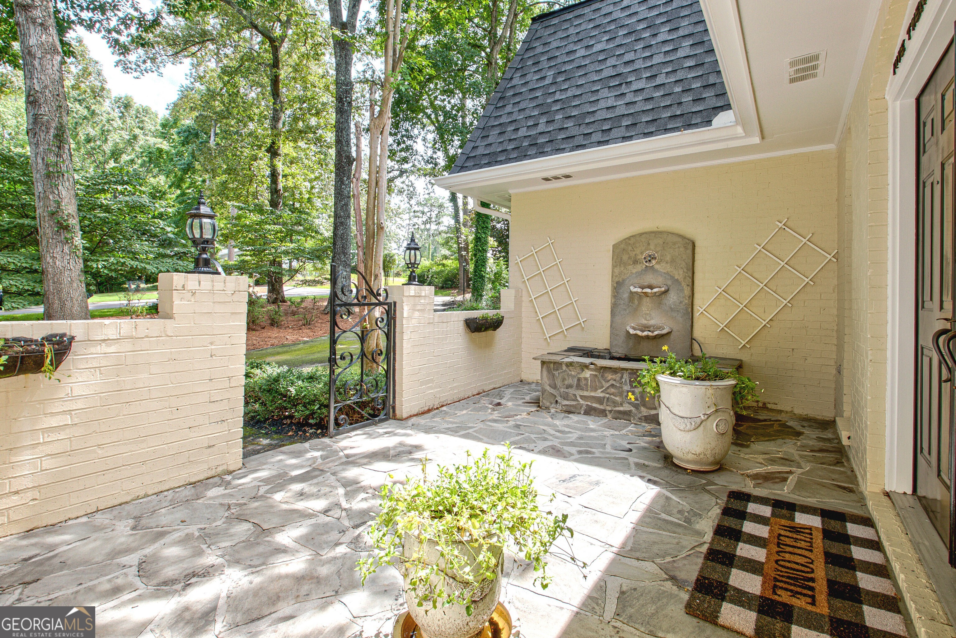 522 Golfview Property Photo 9