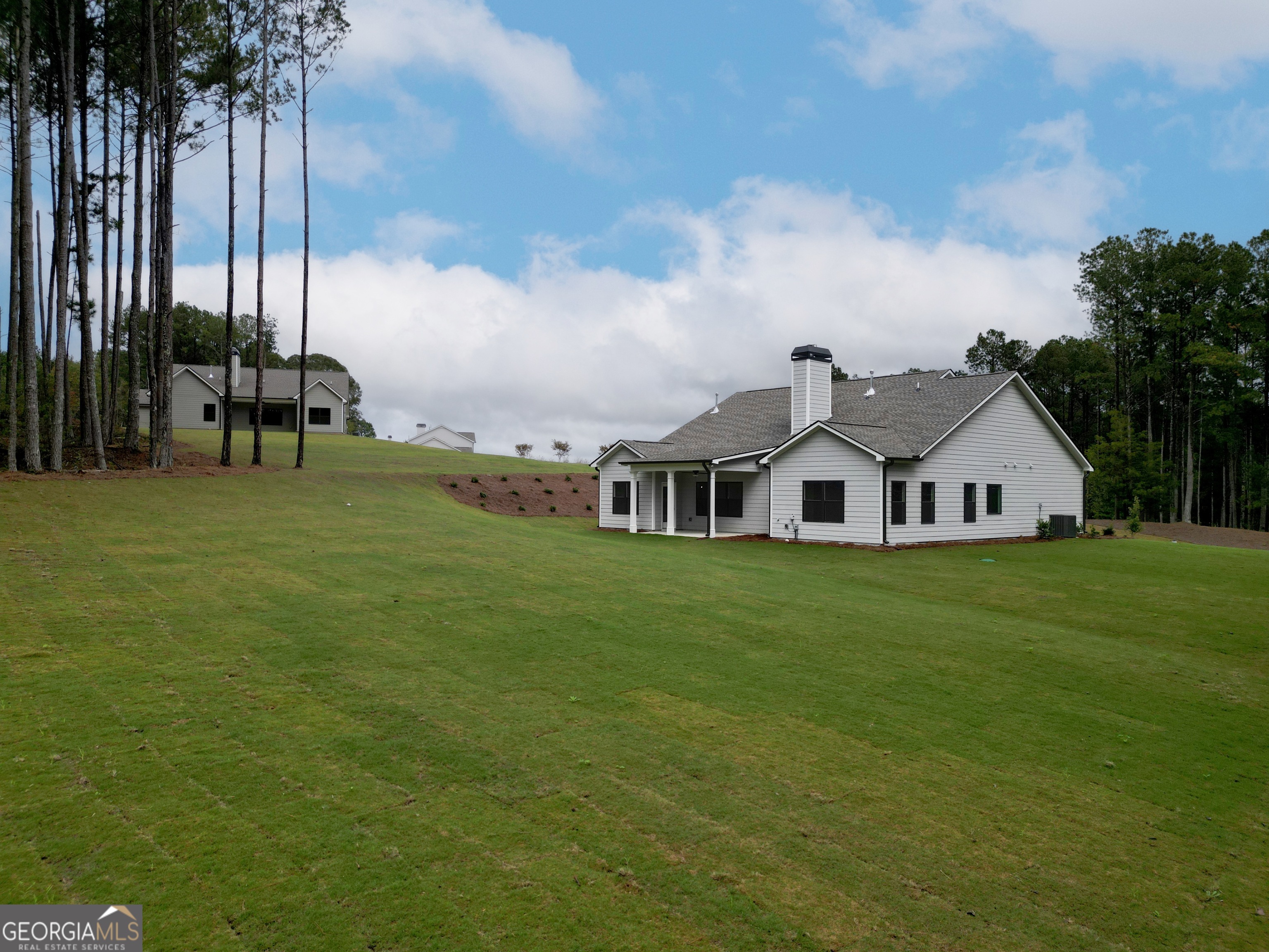 1038 Red Oak Lane Property Photo 3