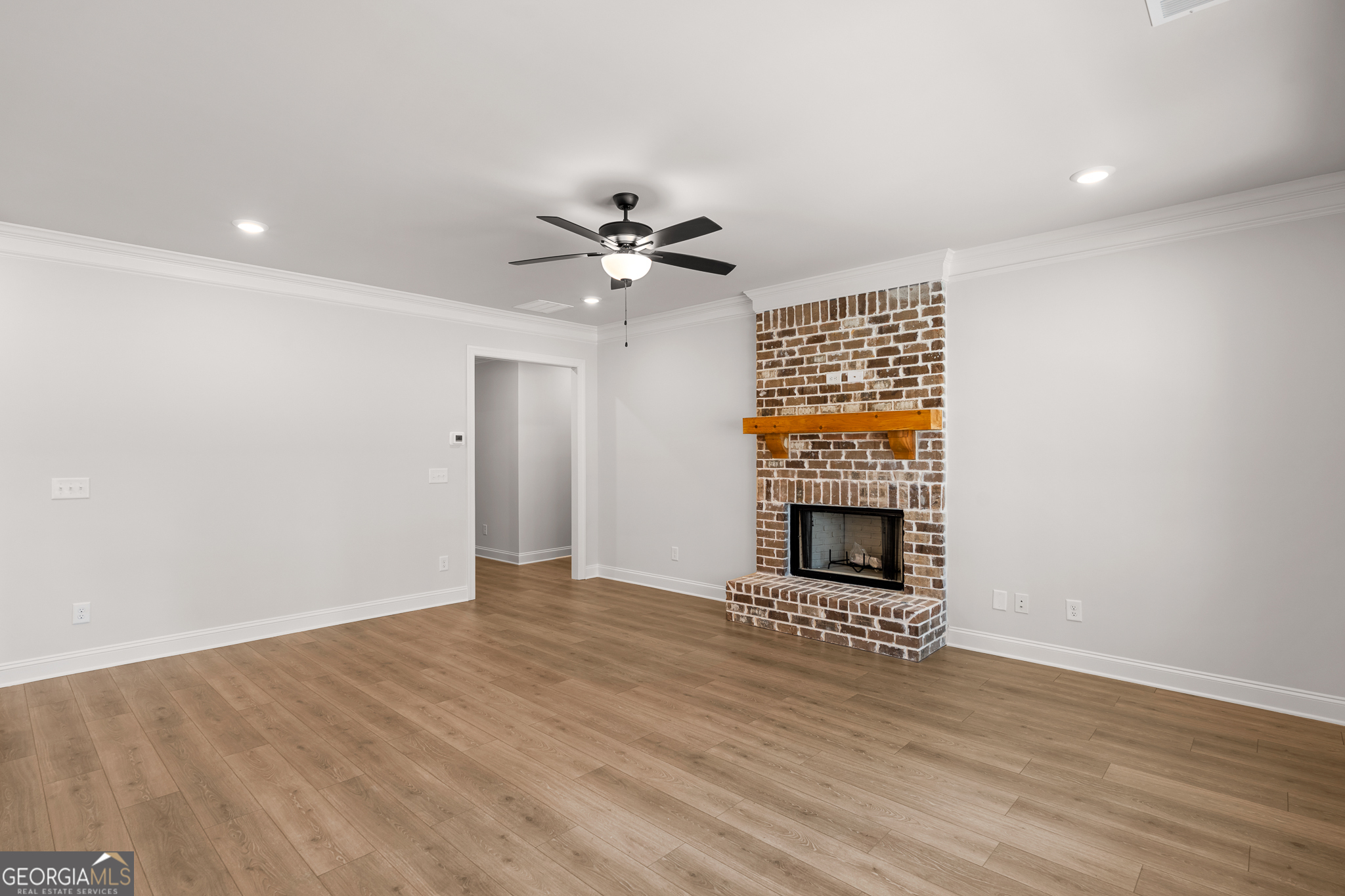 1038 Red Oak Lane Property Photo 7
