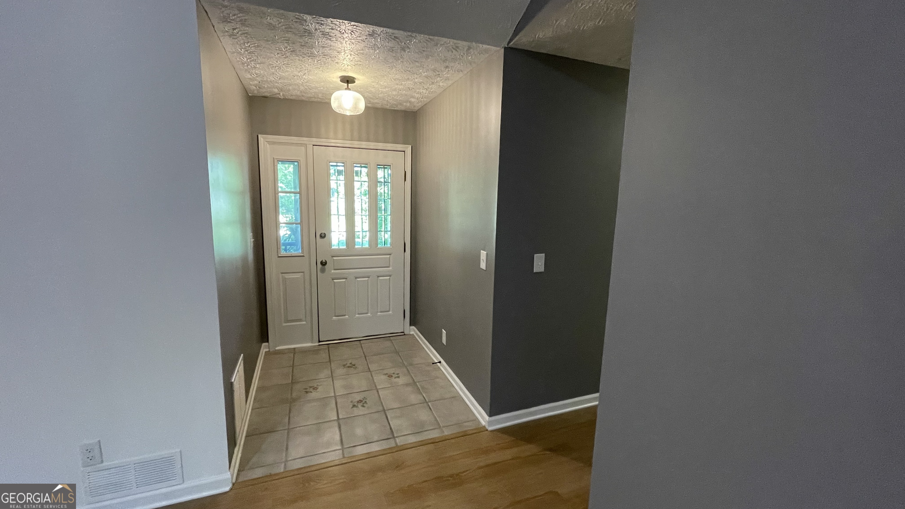 4710 Cedar Brook Drive Se Property Photo 4