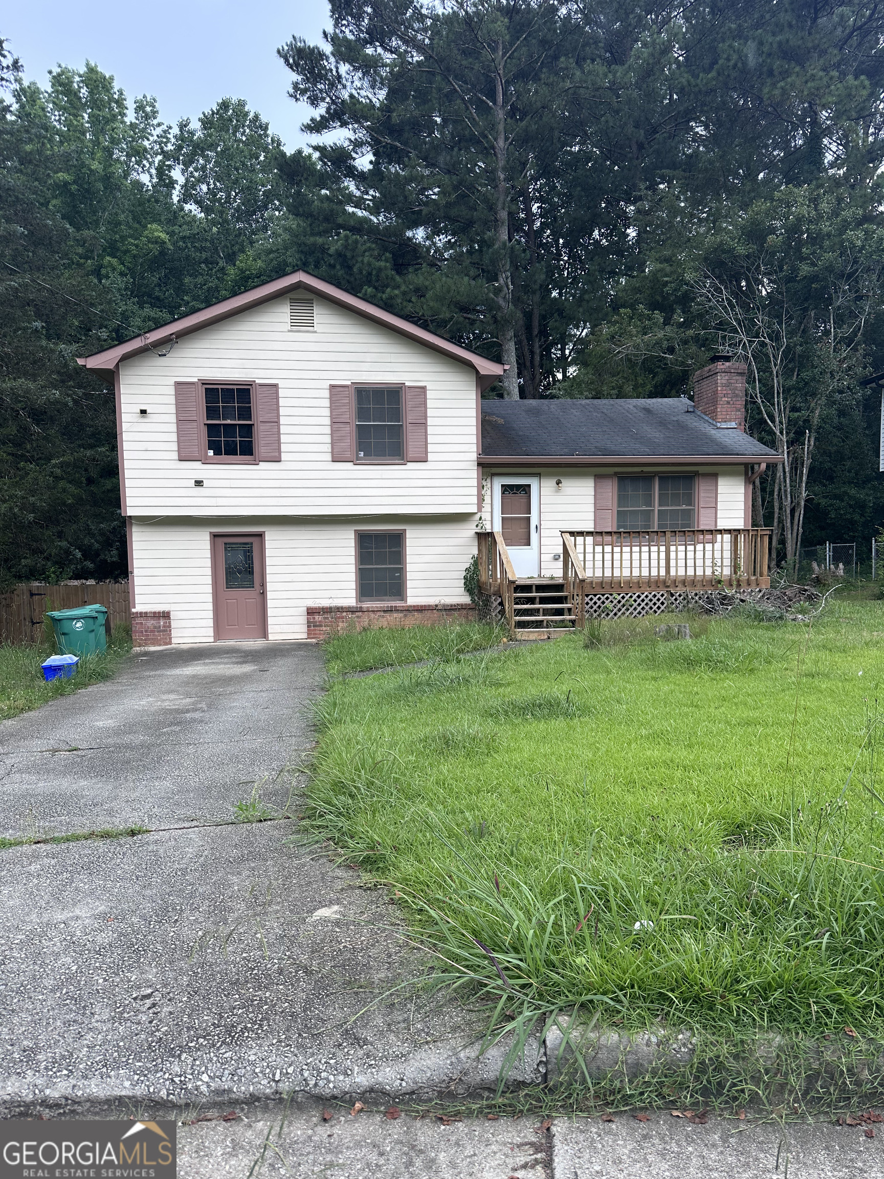 2169 Tiffany Lane Property Photo 1