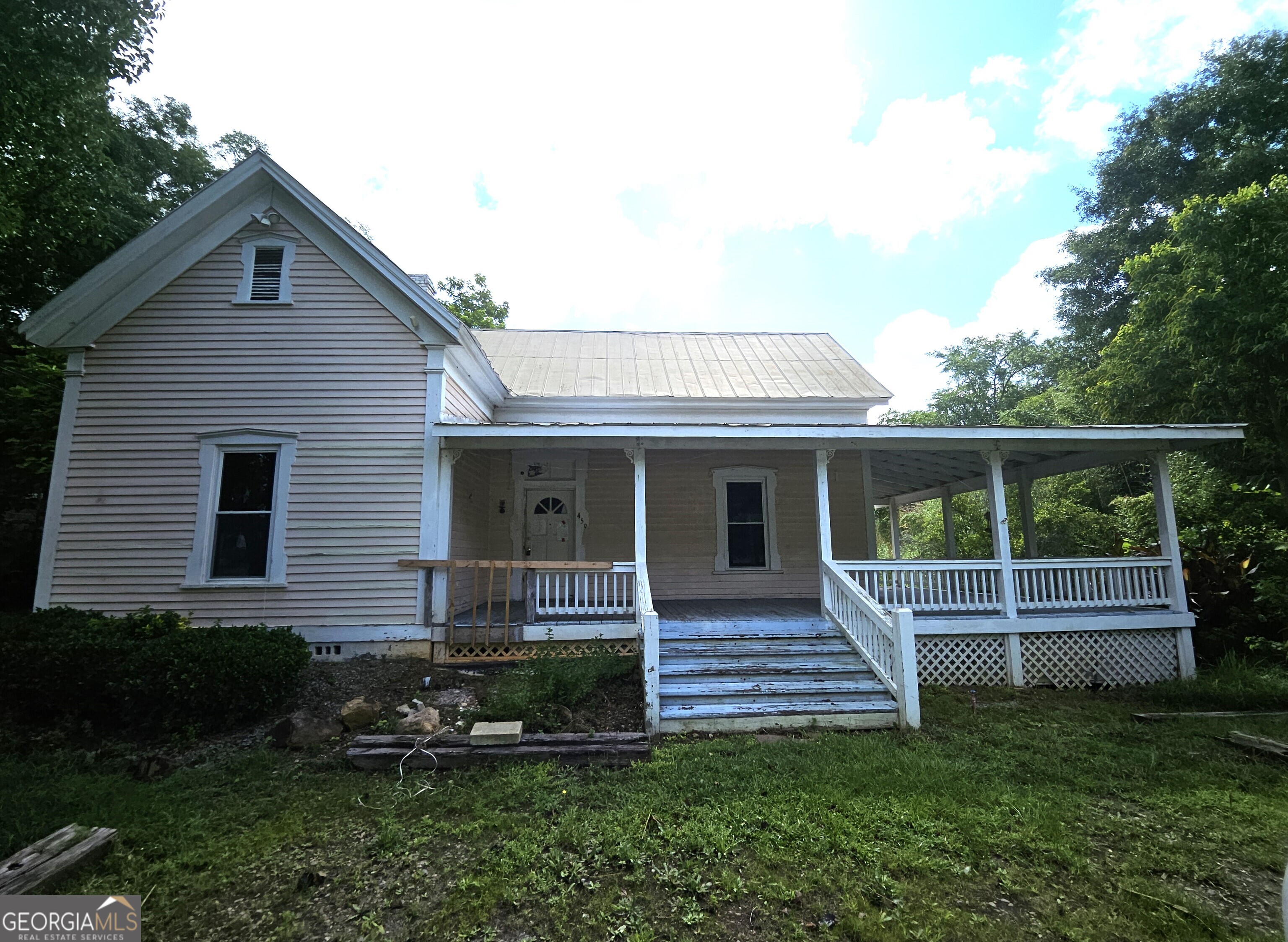 459 Railroad Avenue Property Photo 1