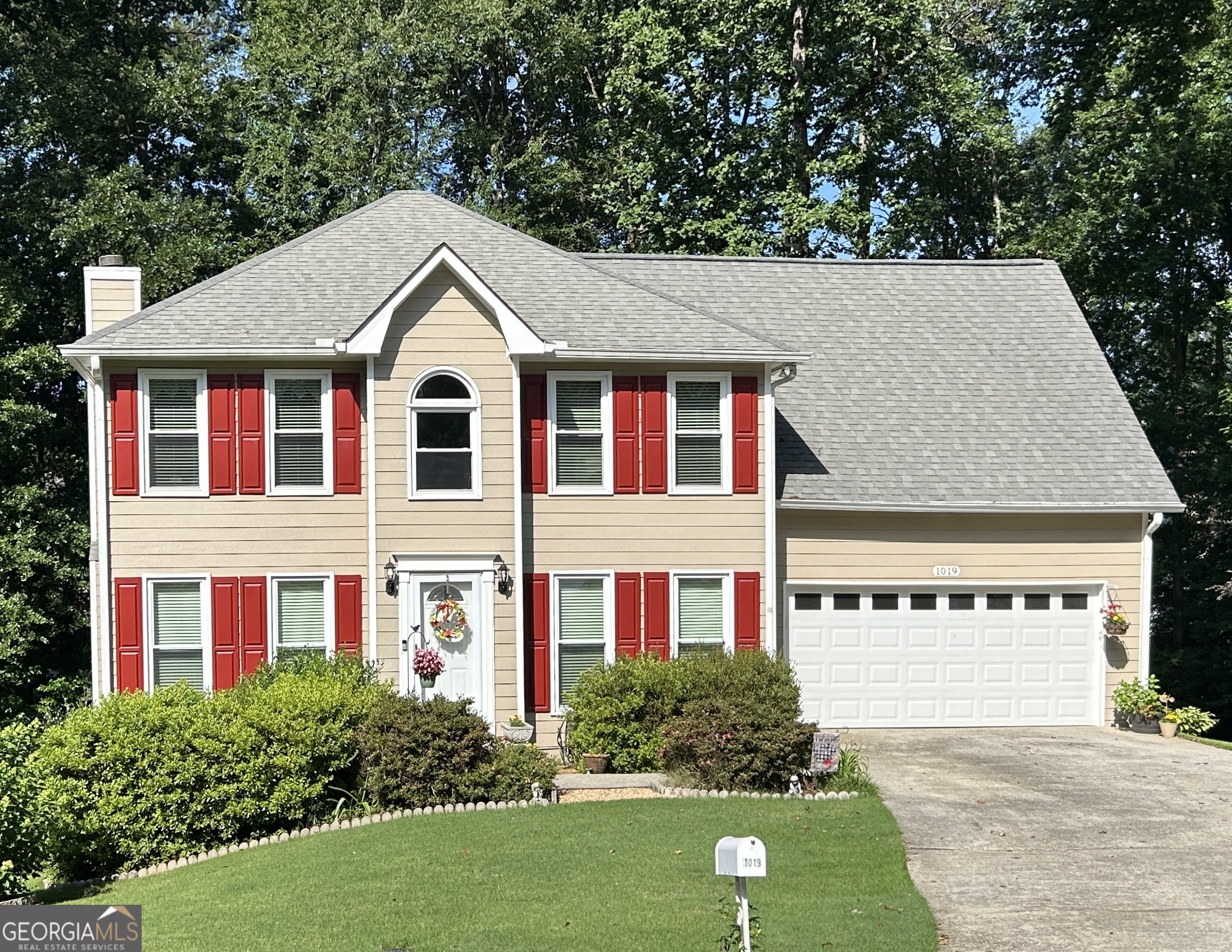 1019 Wolf Springs Court Property Photo 1
