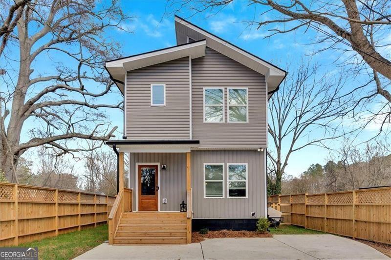 40 Crayton Property Photo 1