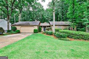 2528 Chimney Springs Drive Property Photo 1