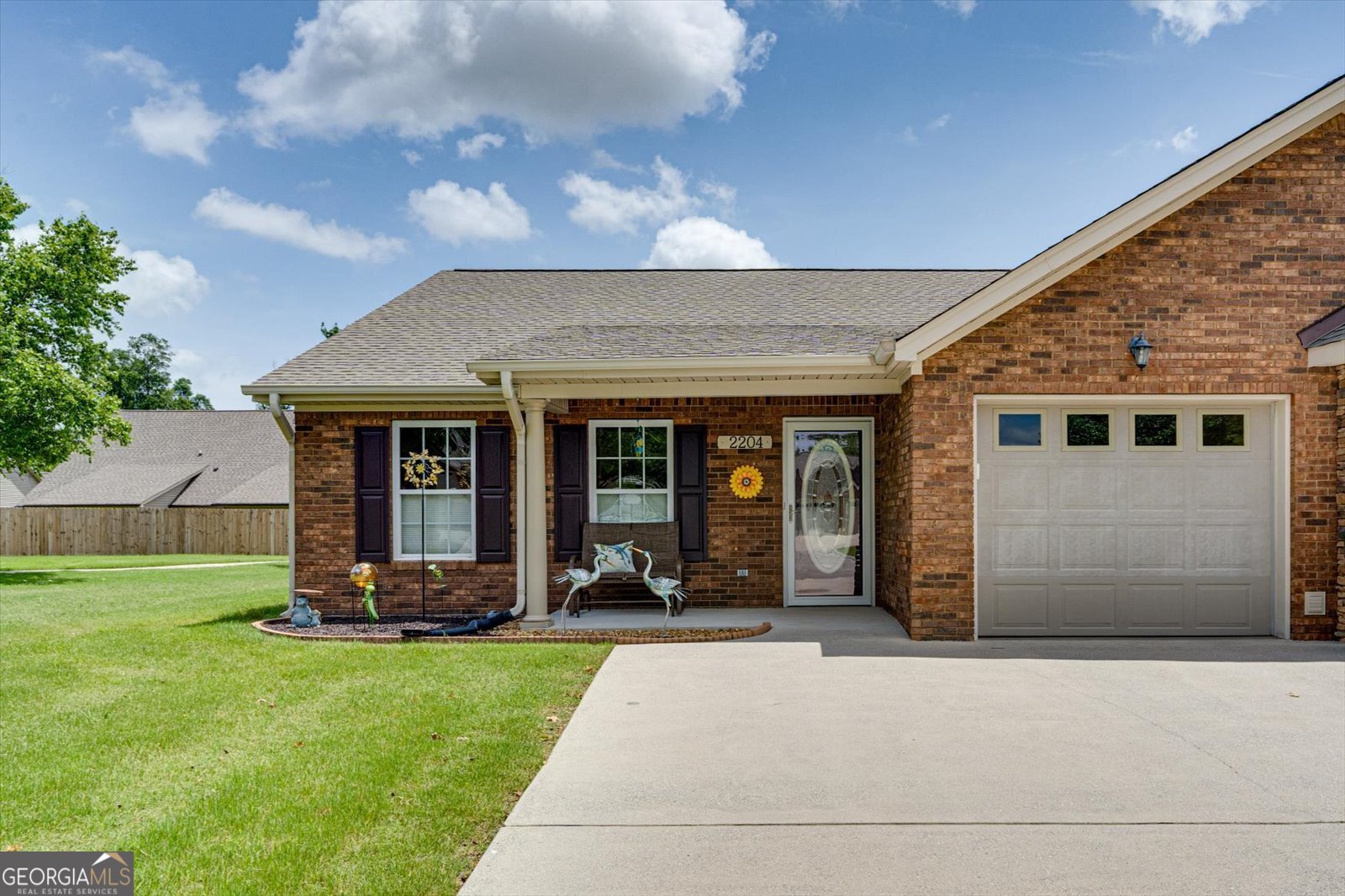 2204 Applebrook Drive Property Photo 1