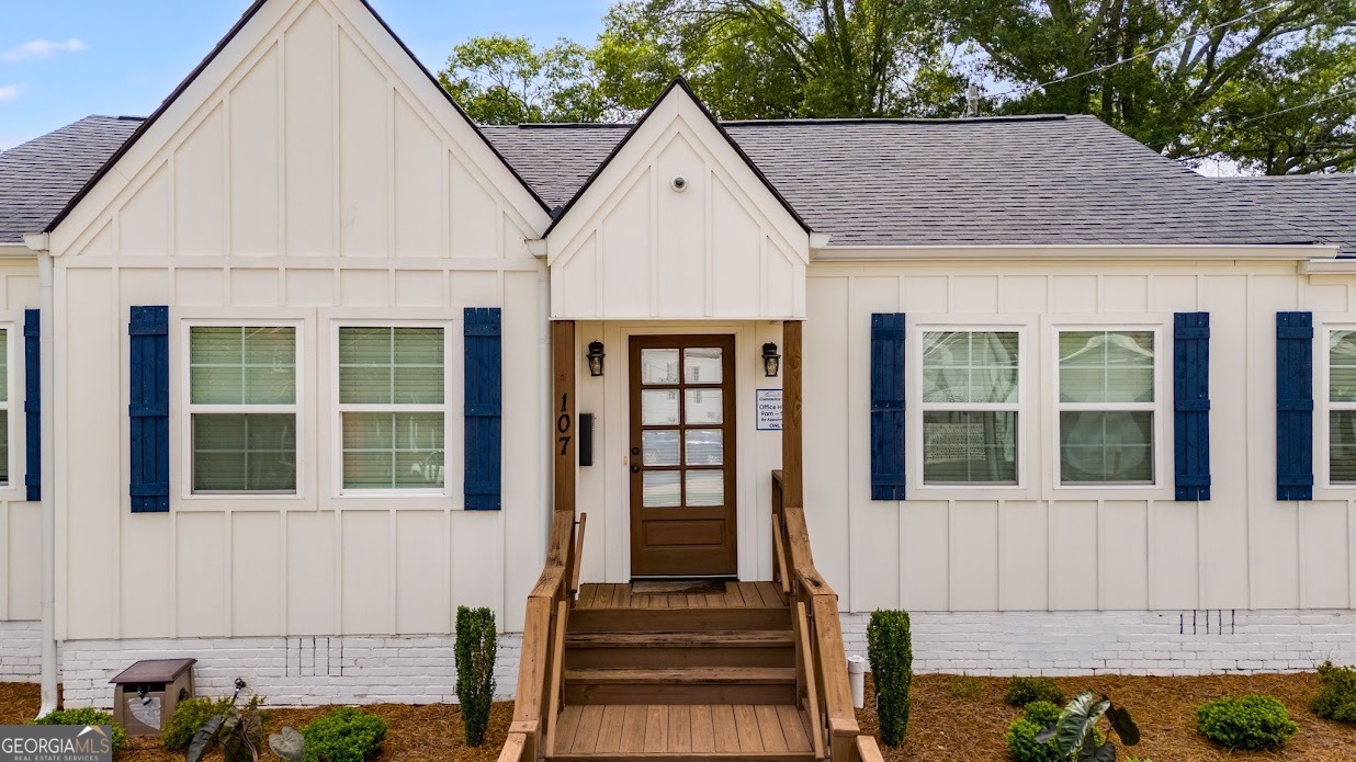 107 College Street Property Photo 3