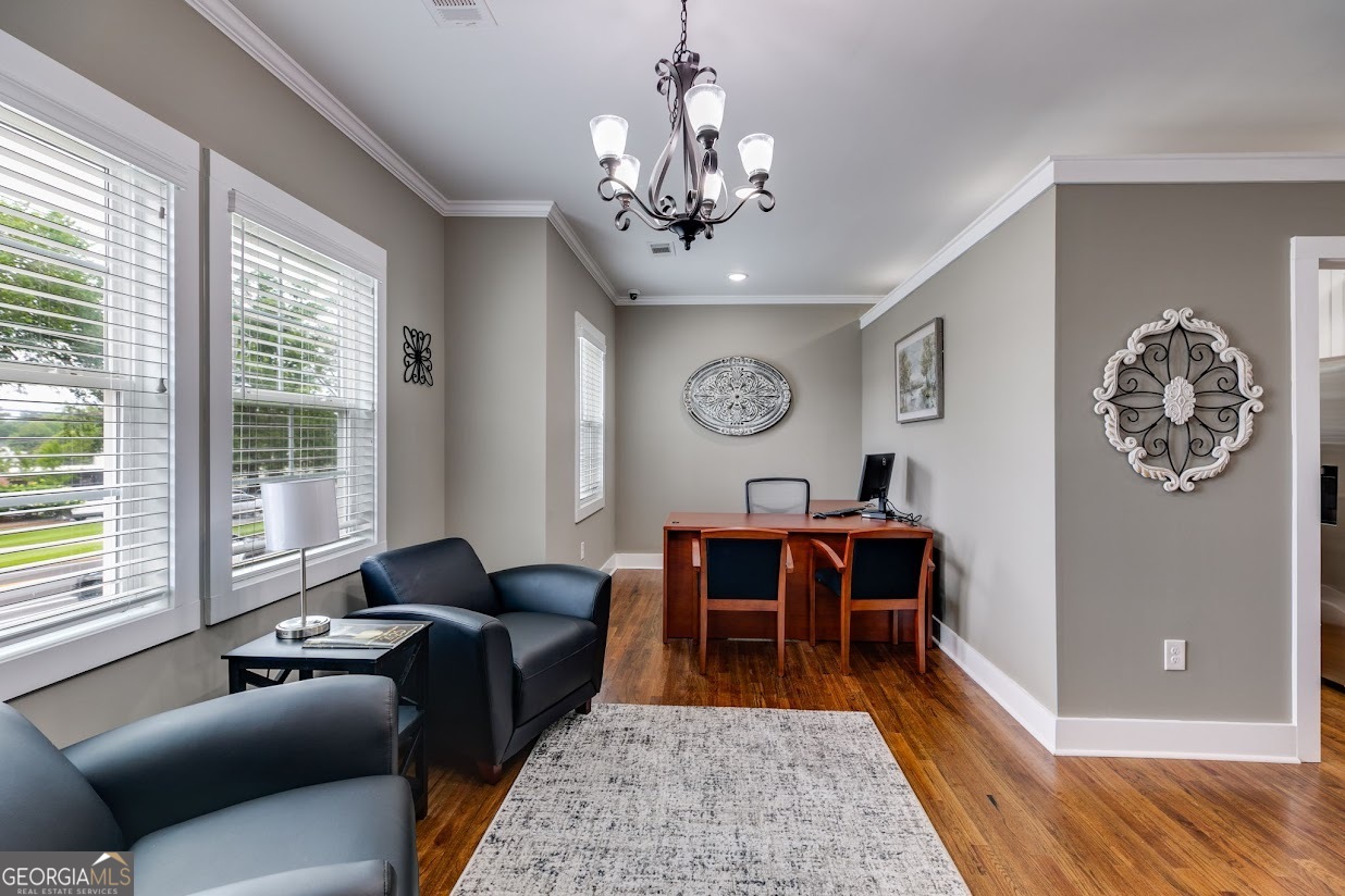 107 College Street Property Photo 6