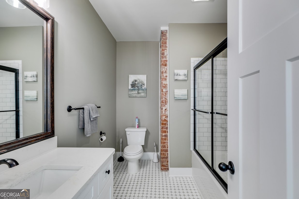 107 College Street Property Photo 14