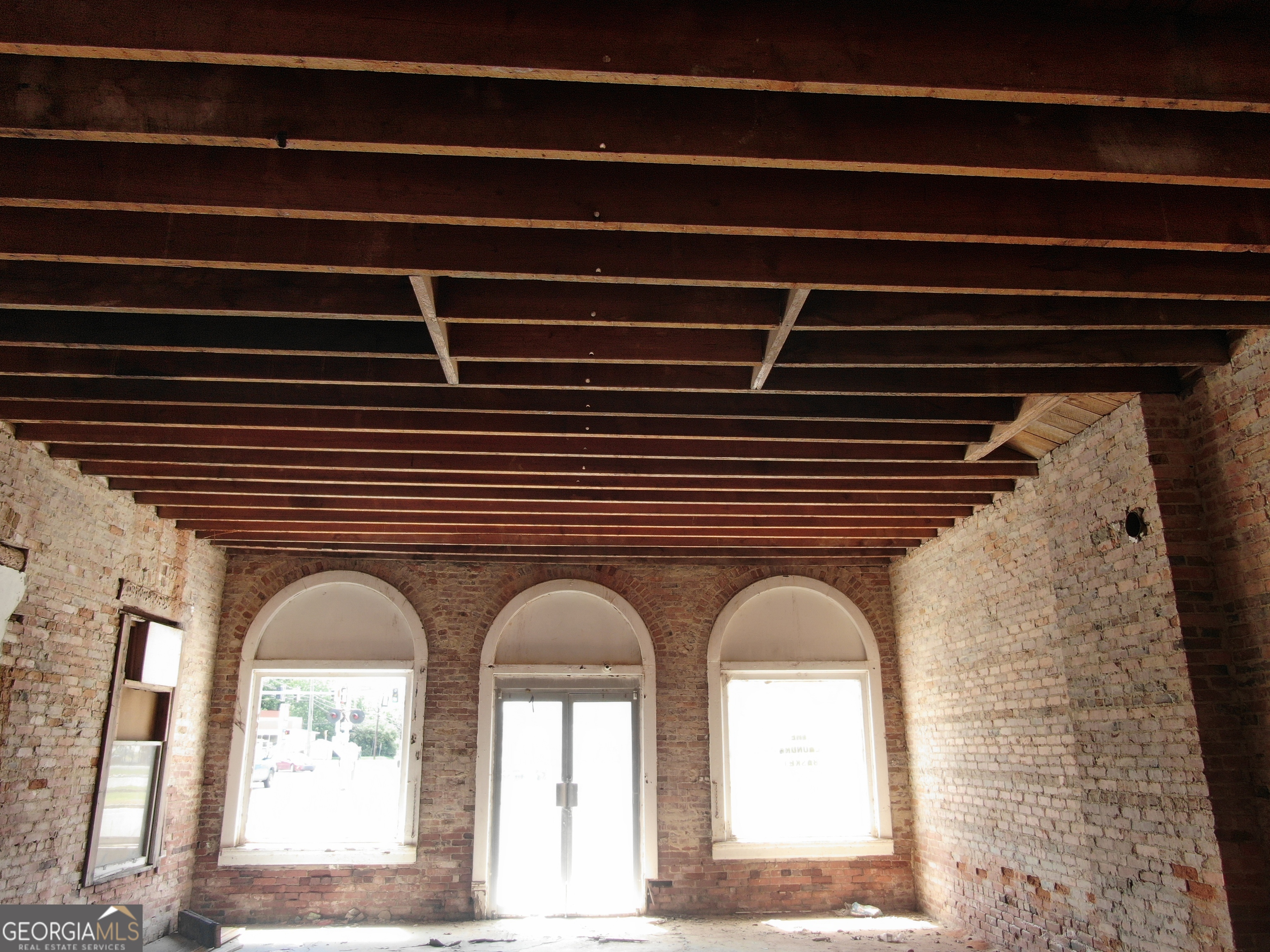 2 W Railroad Avenue Property Photo 9