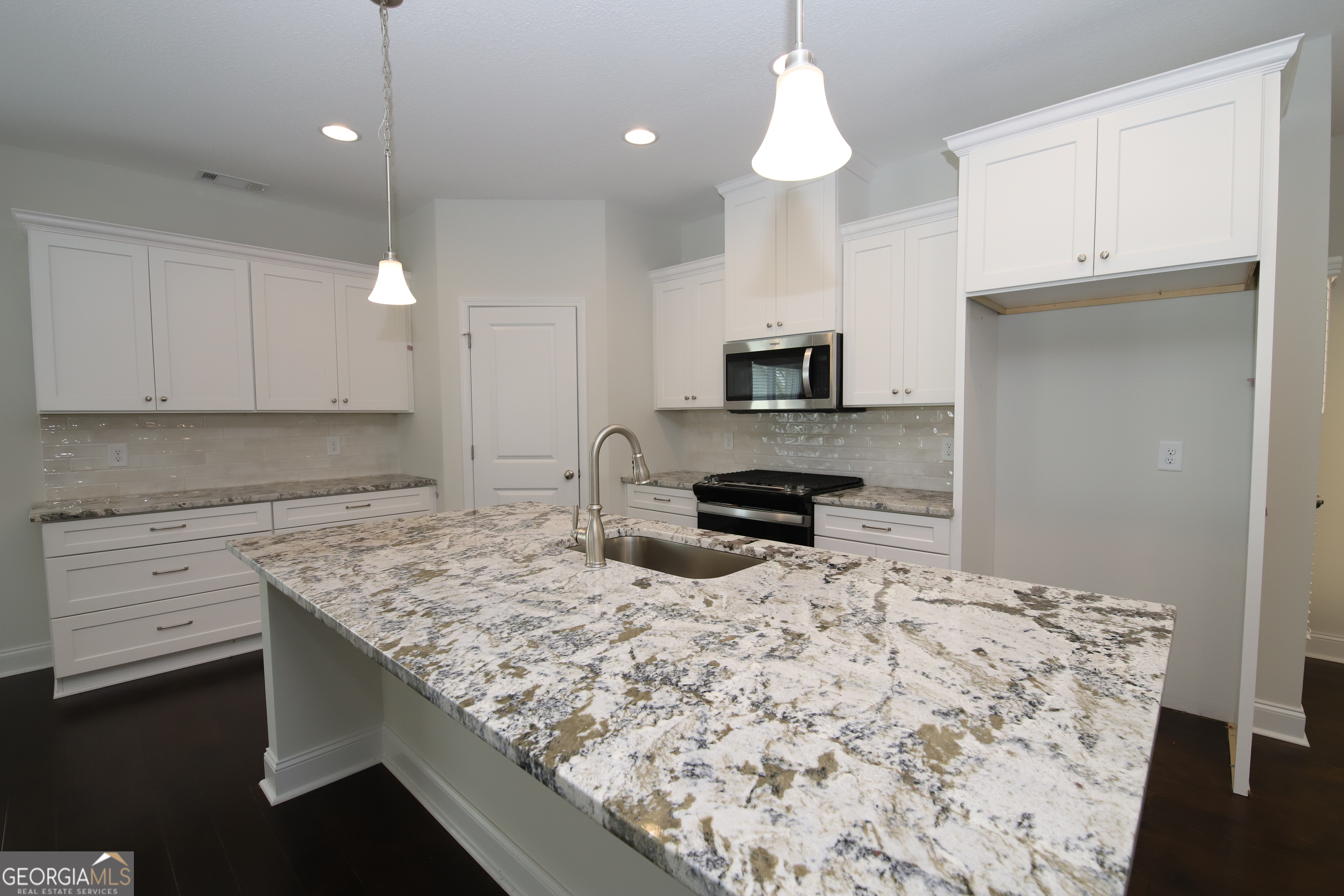 112 Celebration Boulevard Property Photo 4
