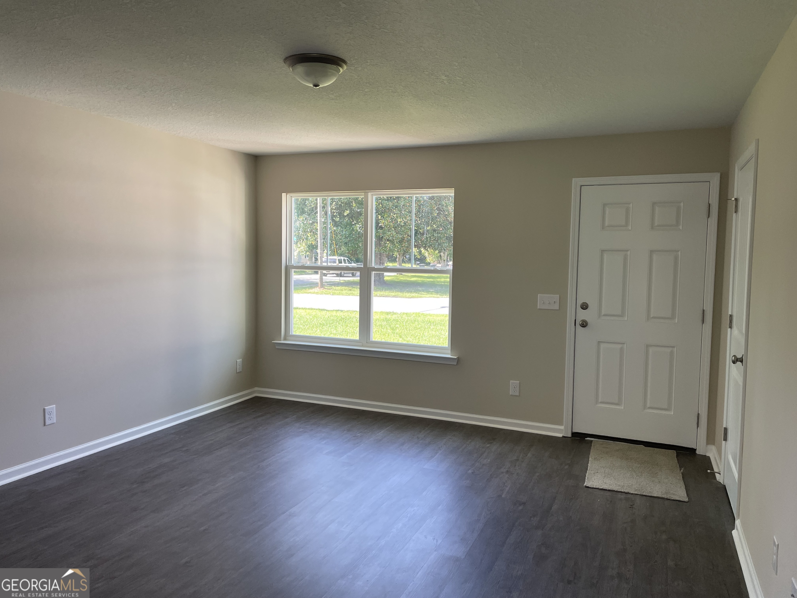 400 W Mann Street Property Photo 3