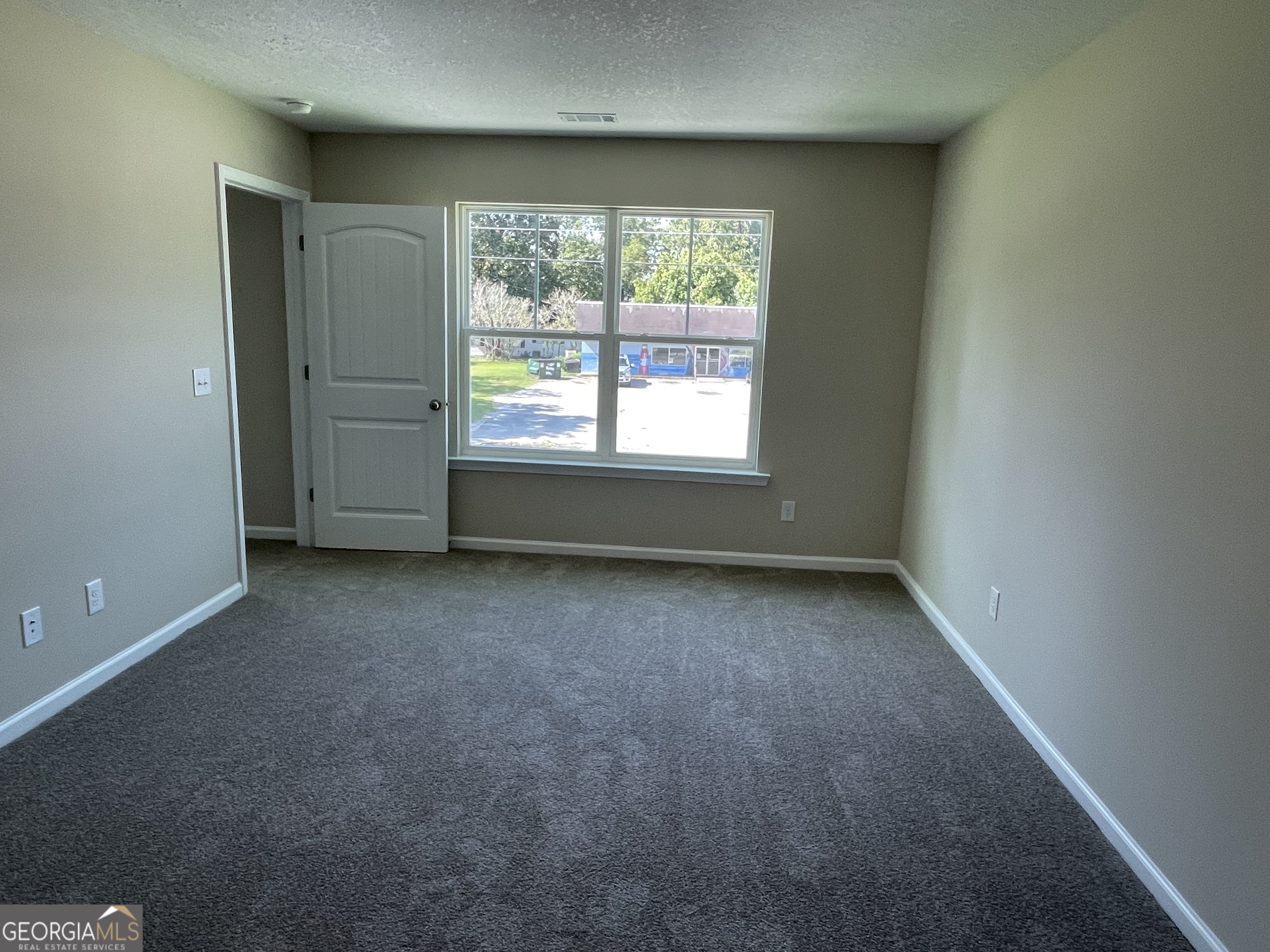 400 W Mann Street Property Photo 7