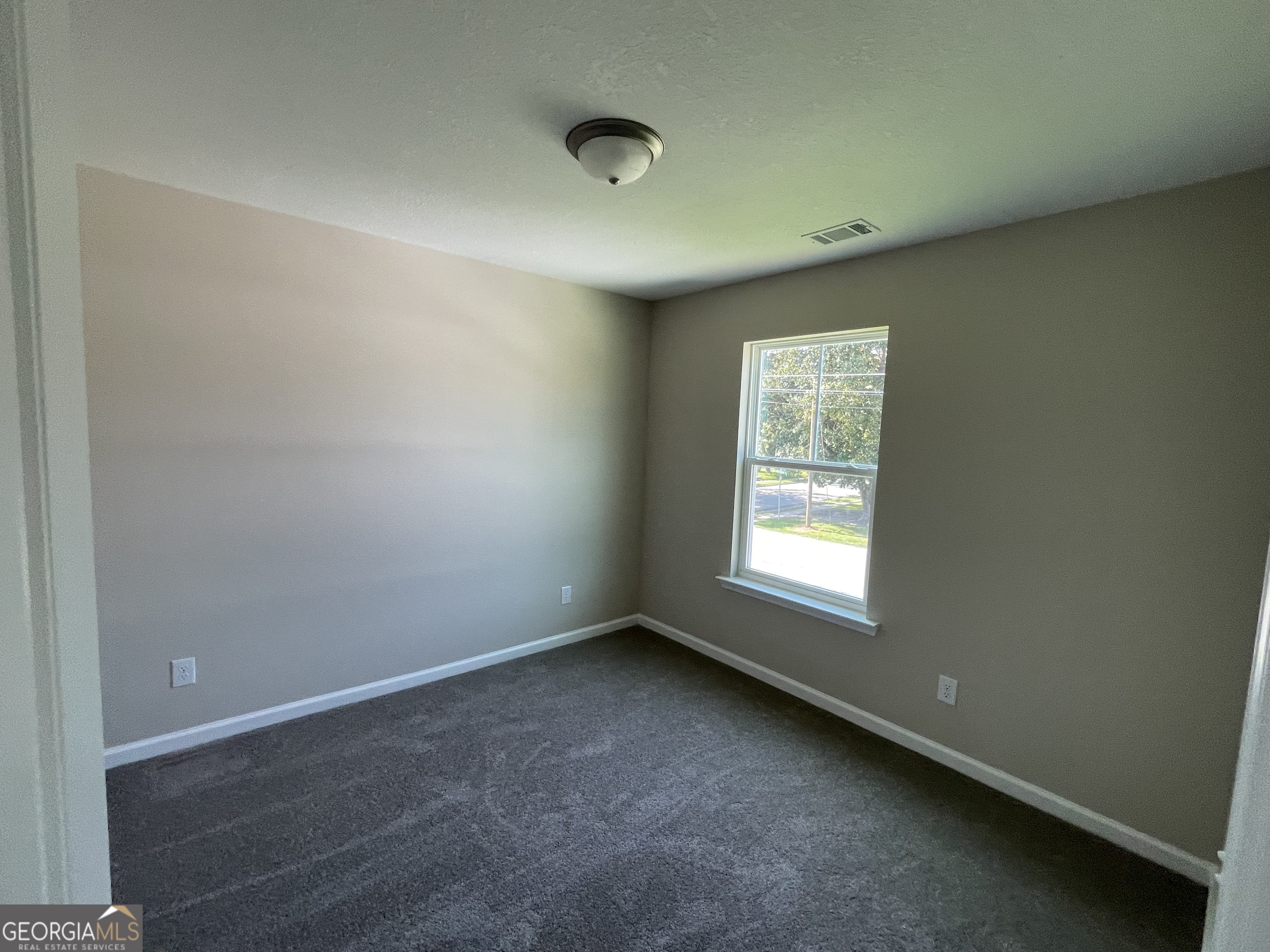 400 W Mann Street Property Photo 11