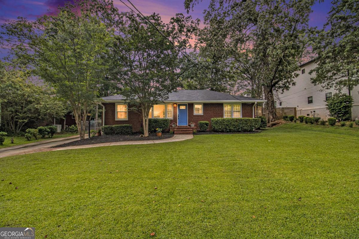 2057 Cambridge Avenue Property Photo 1