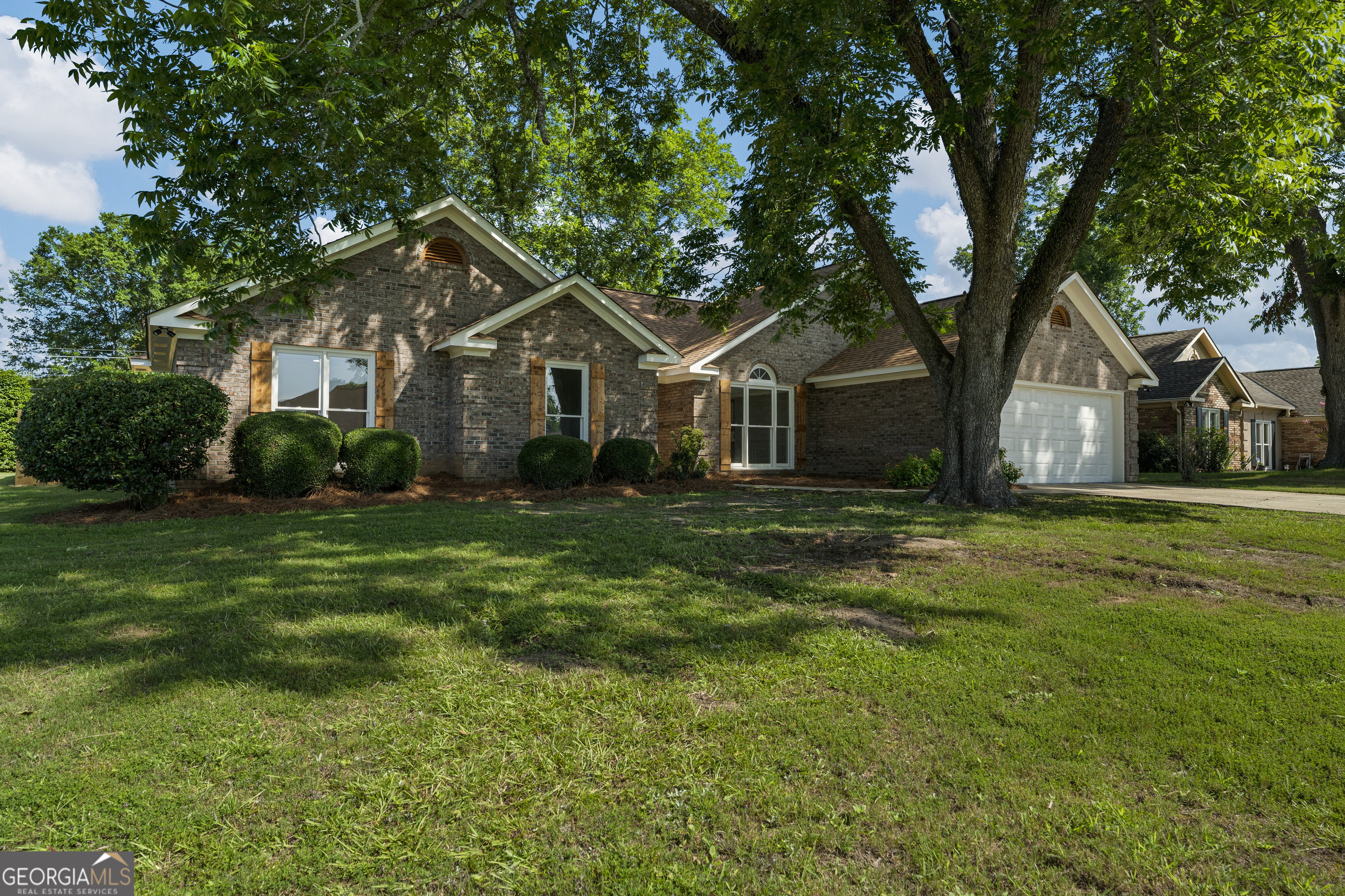 5437 Chatham Woods Court Property Photo 1