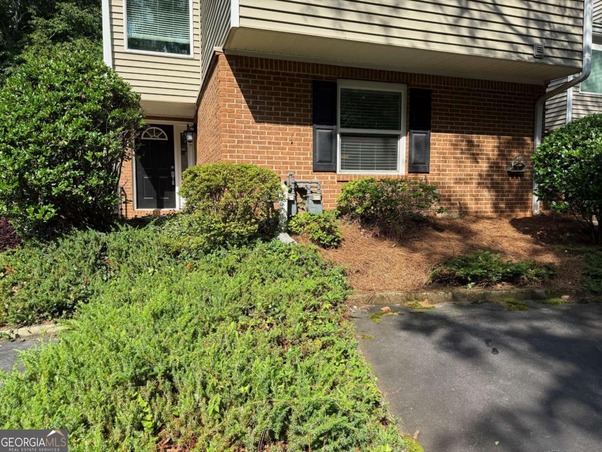40 Dunwoody Springs Drive Property Photo 1
