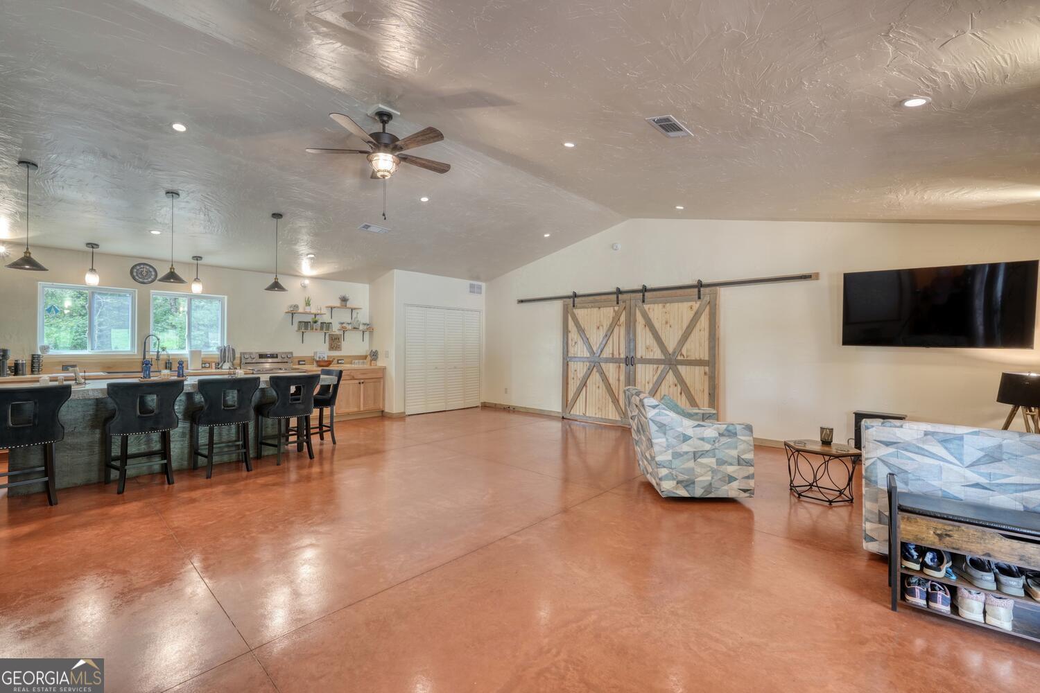 1529 Cedar View Property Photo 2