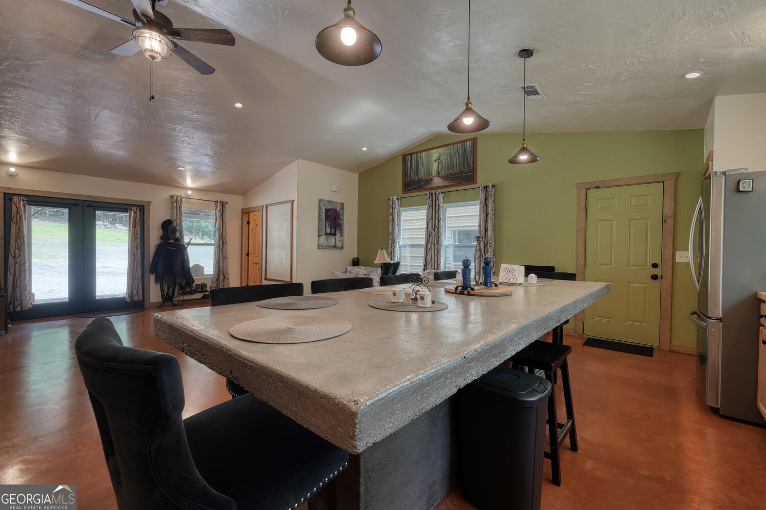 1529 Cedar View Property Photo 4