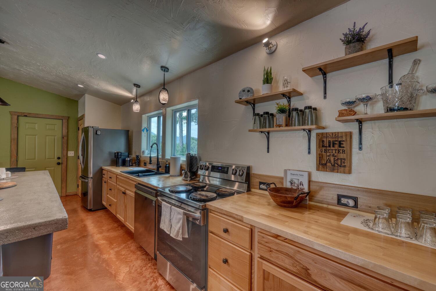 1529 Cedar View Property Photo 15