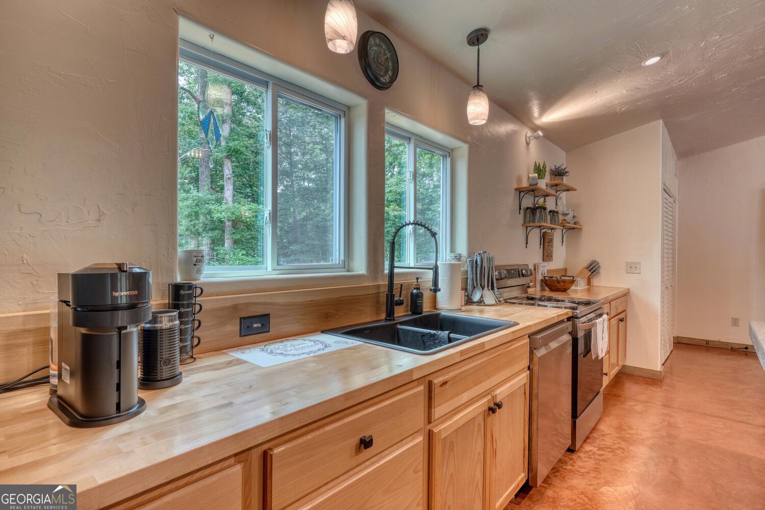 1529 Cedar View Property Photo 17