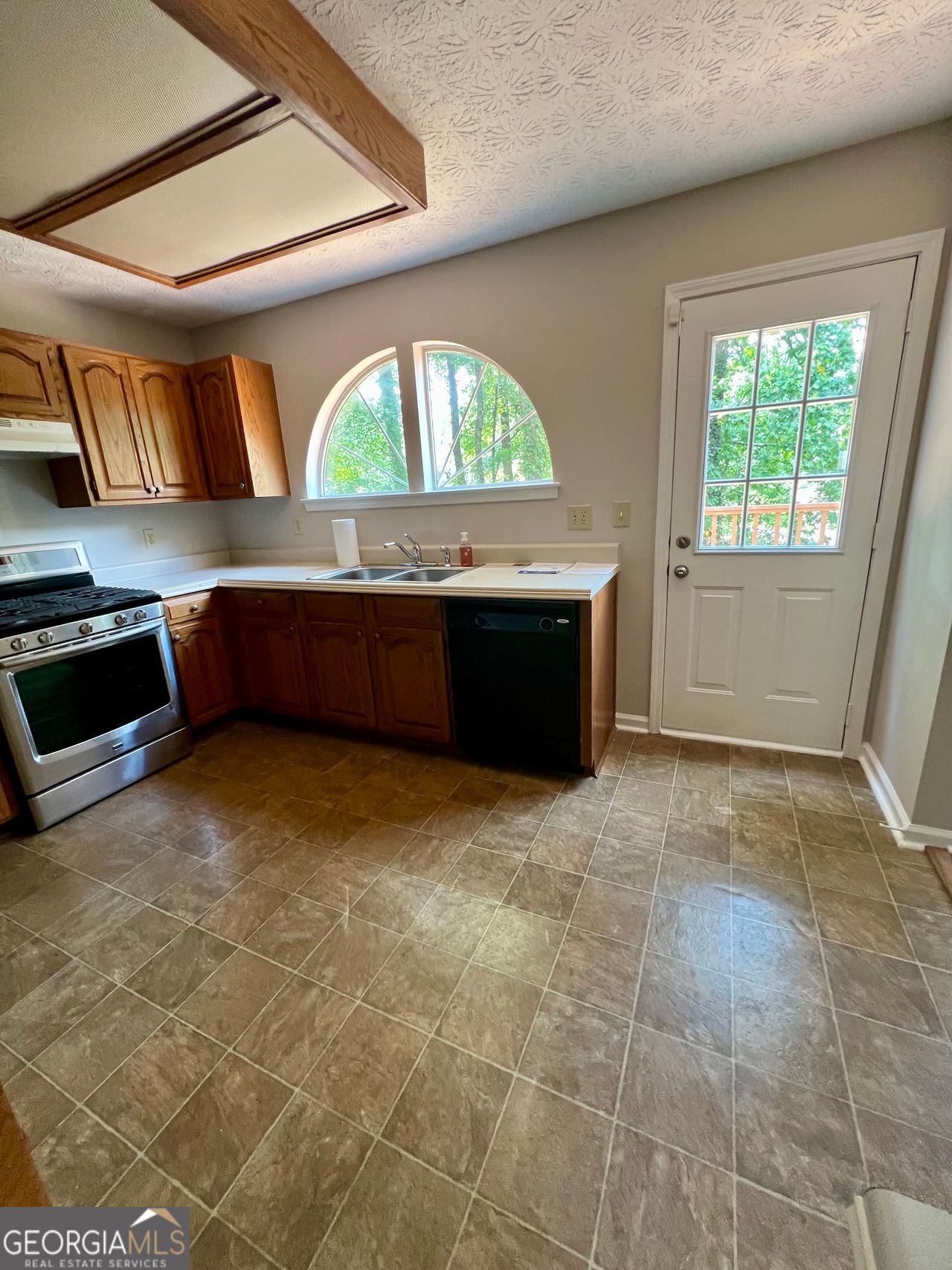 4519 High Grove Property Photo 11