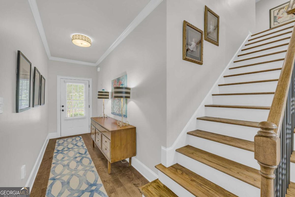180 Elliot Circle Property Photo 4