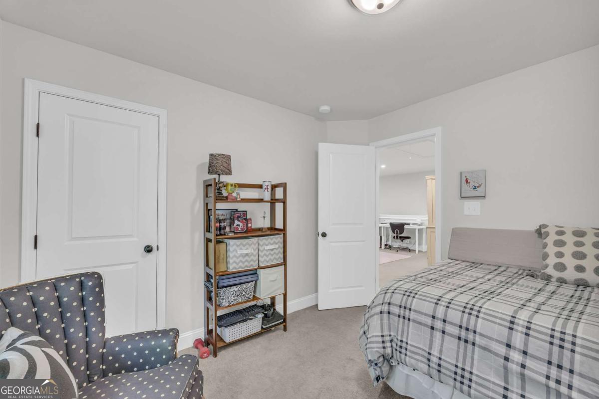 180 Elliot Circle Property Photo 35