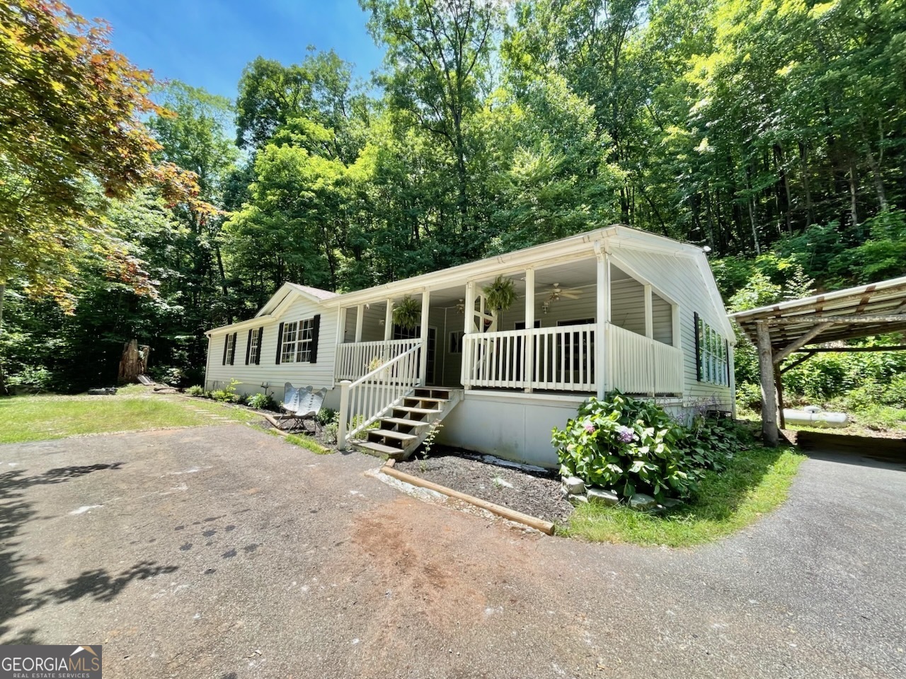 906 Billy Watts Cove Road Property Photo 1