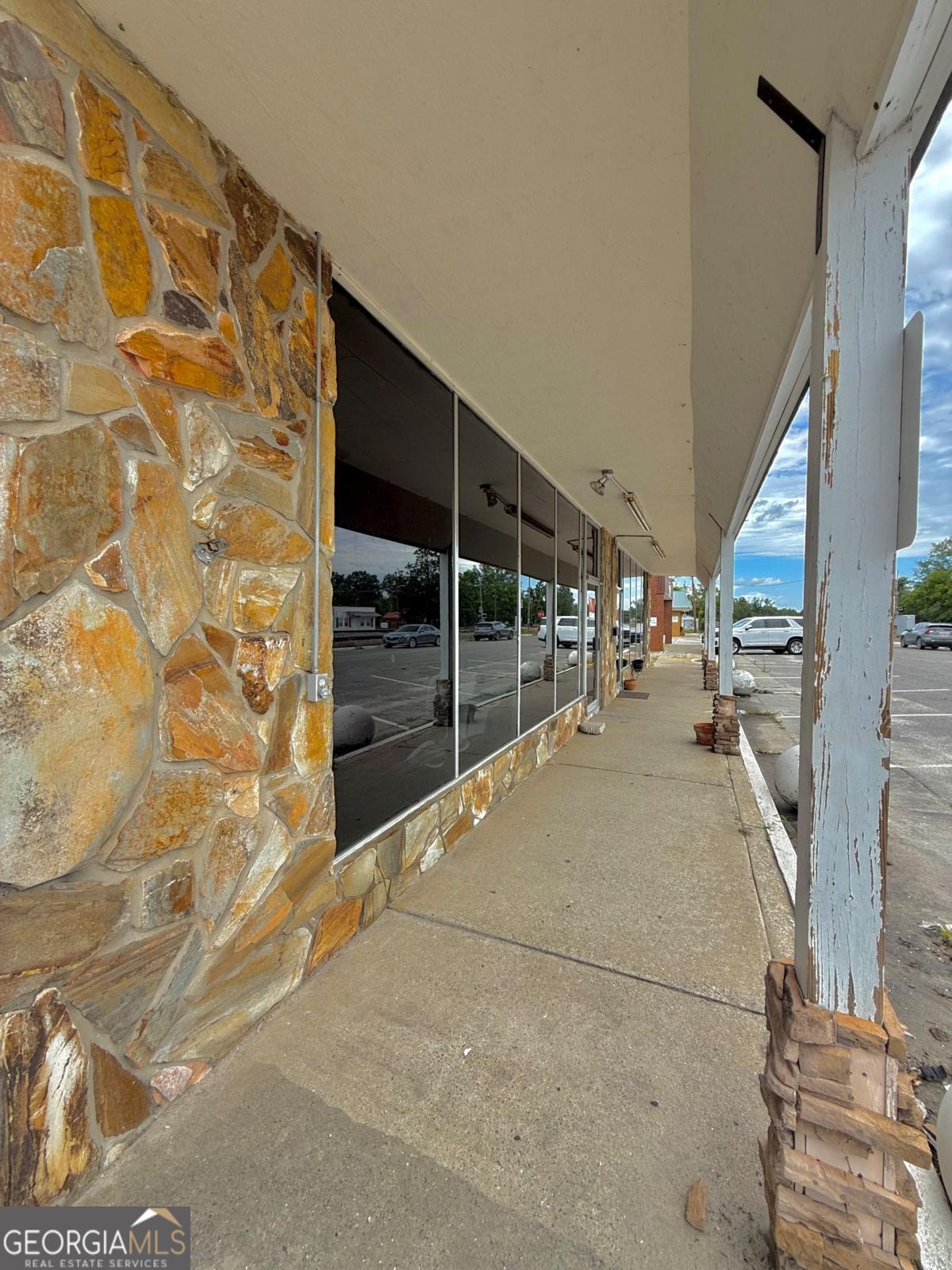 5 Sw Railroad Street Property Photo 3