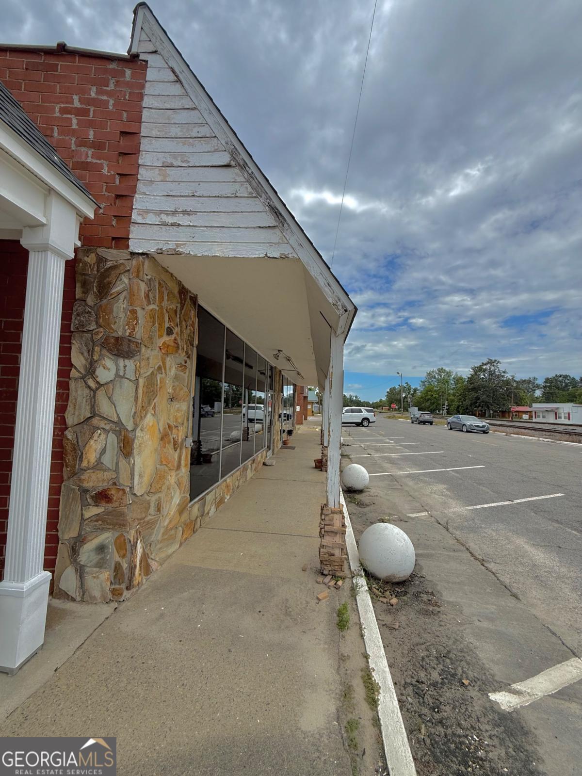 5 Sw Railroad Street Property Photo 4