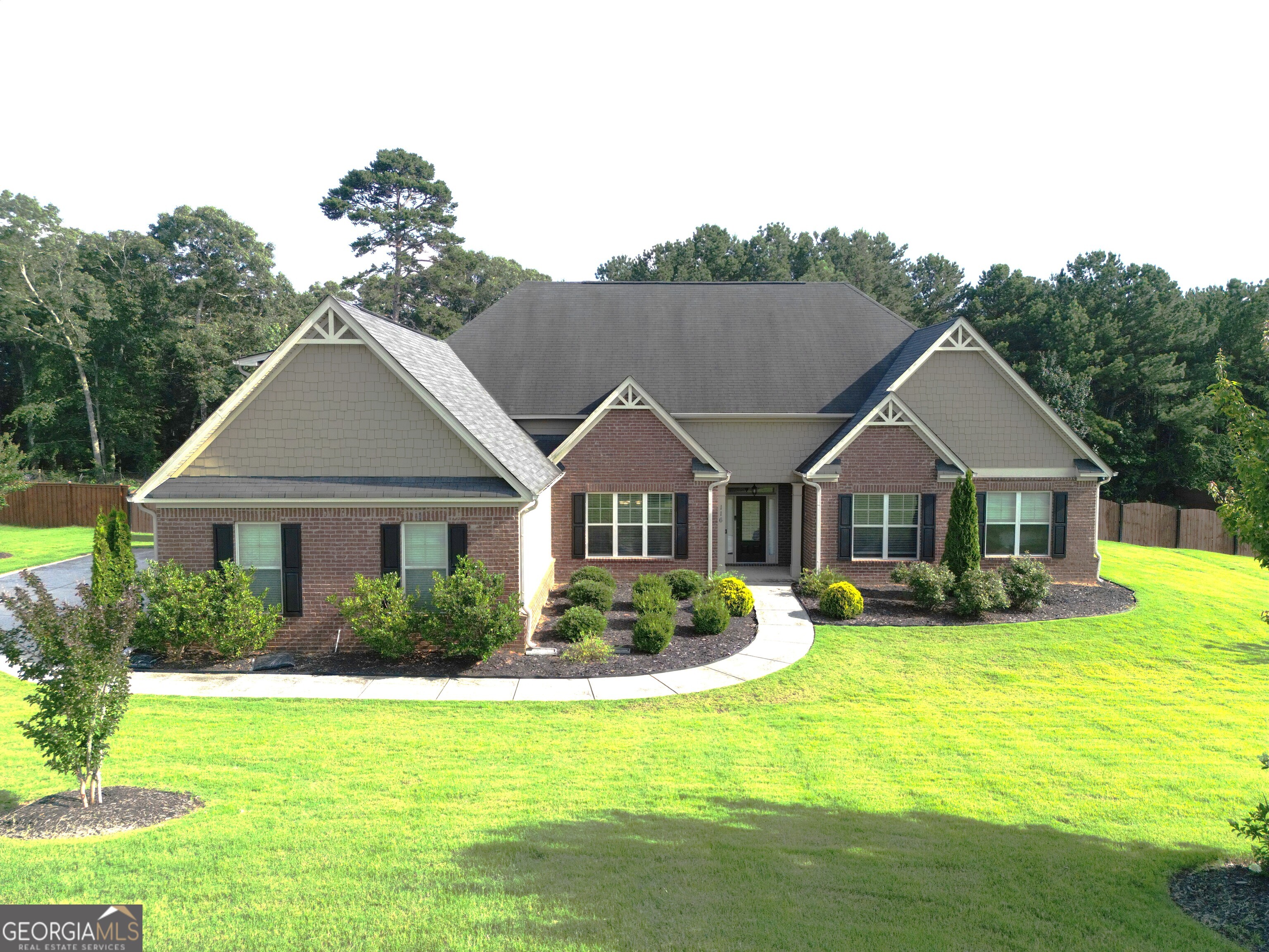 116 Standford Drive Property Photo 1