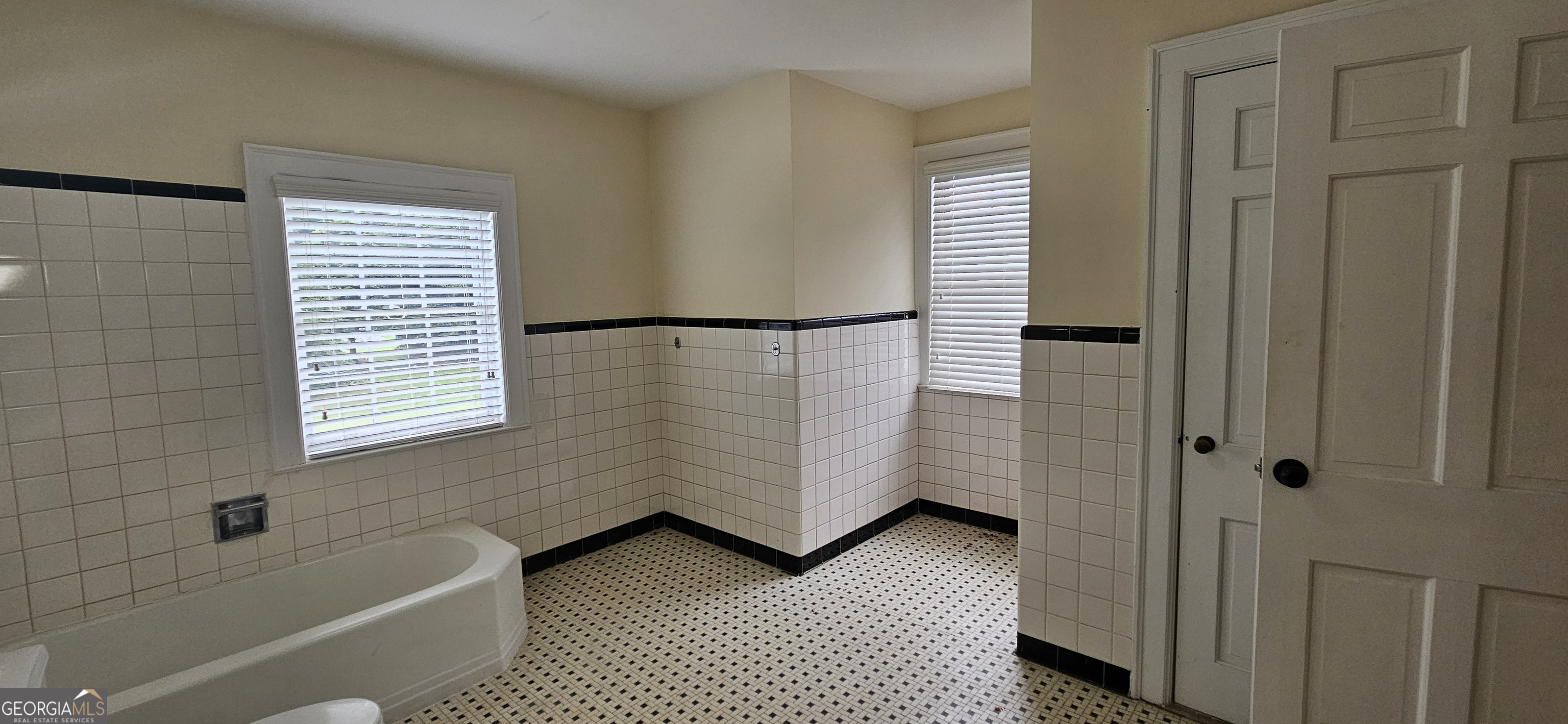 329 Atlanta Highway Se Property Photo 7