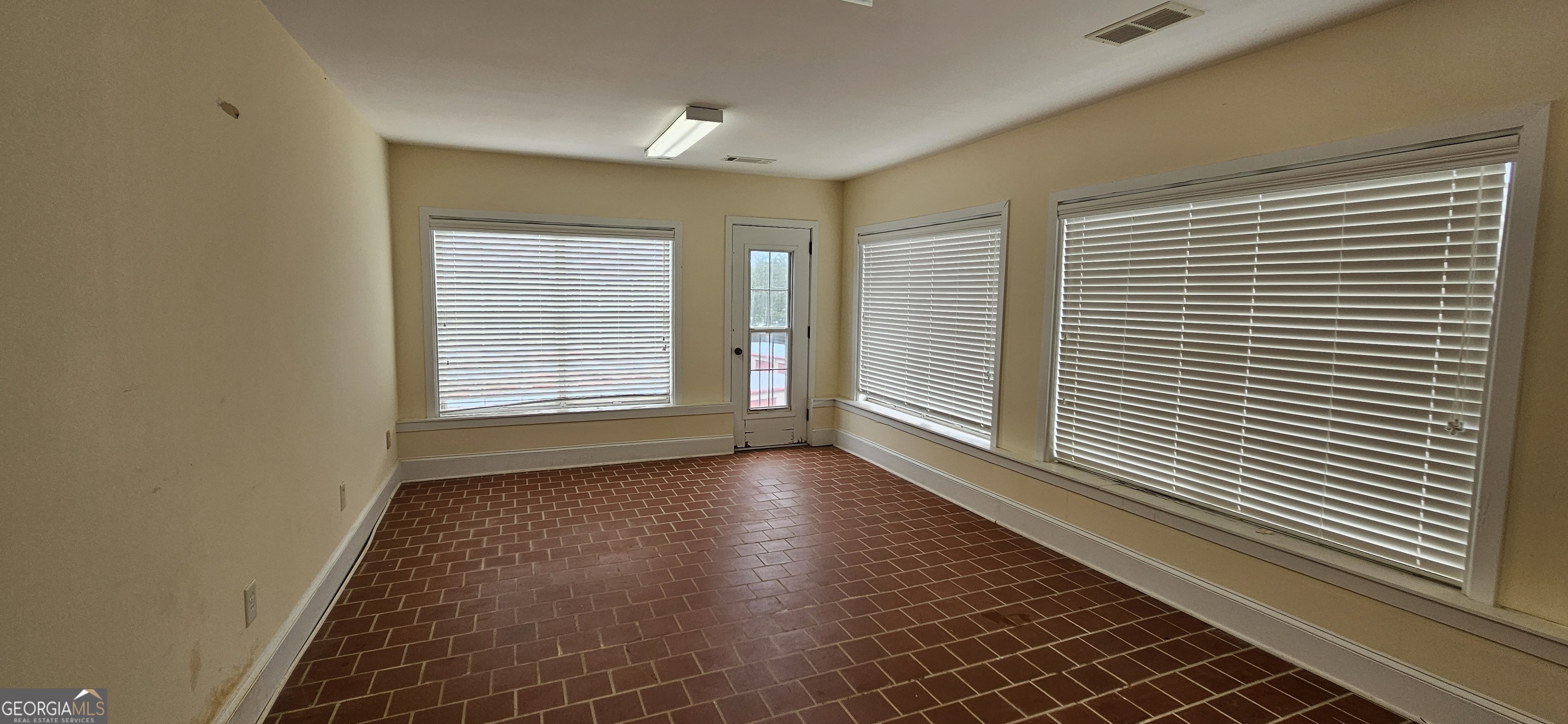 329 Atlanta Highway Se Property Photo 15