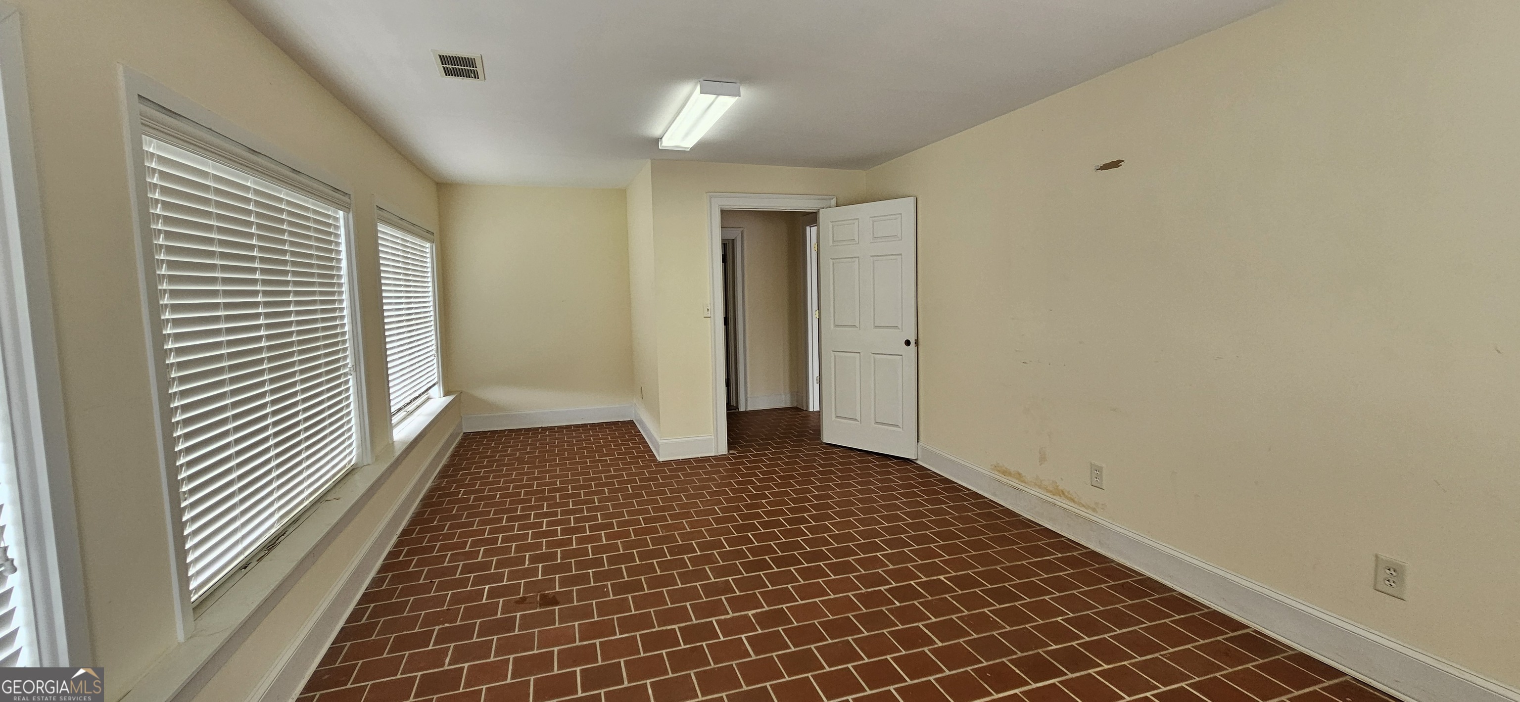 329 Atlanta Highway Se Property Photo 16