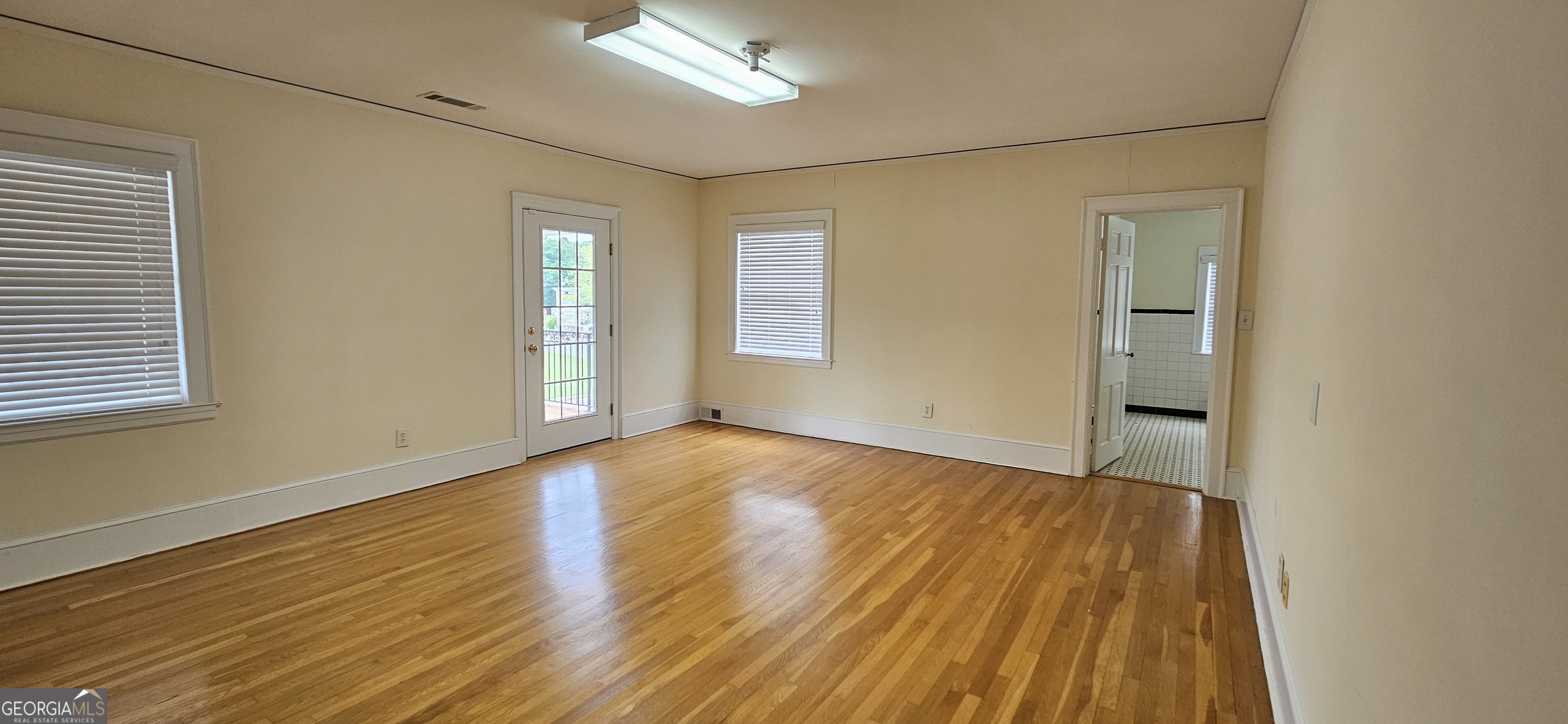 329 Atlanta Highway Se Property Photo 3