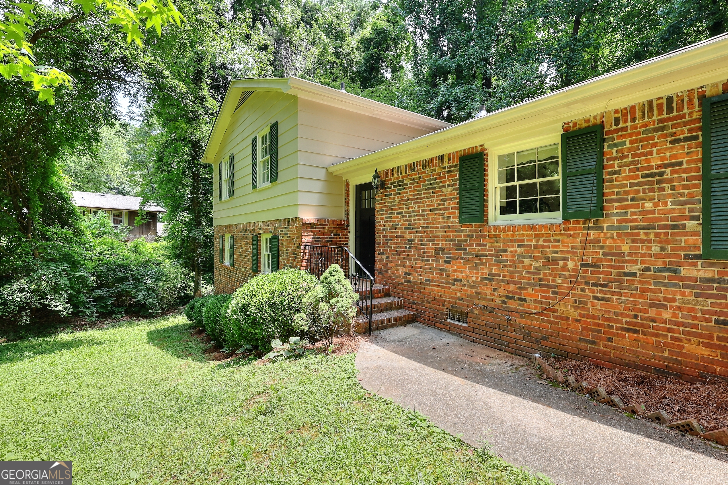 2802 Leisure Woods Lane Property Photo 1