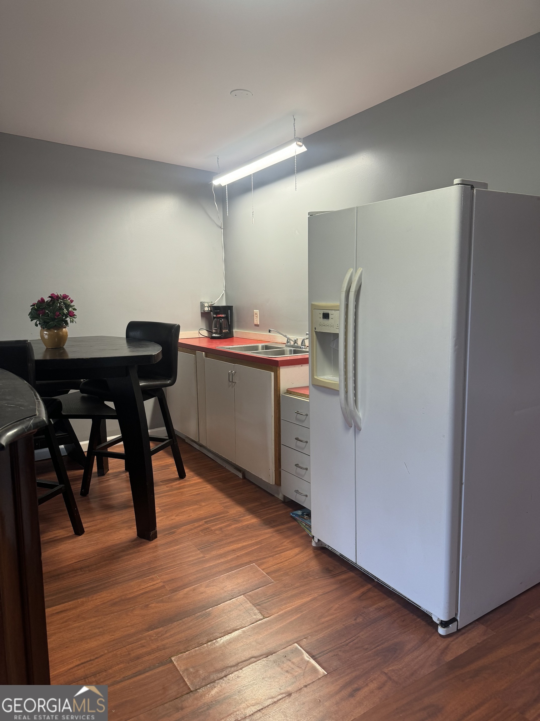 5646 Price Road Property Photo 2