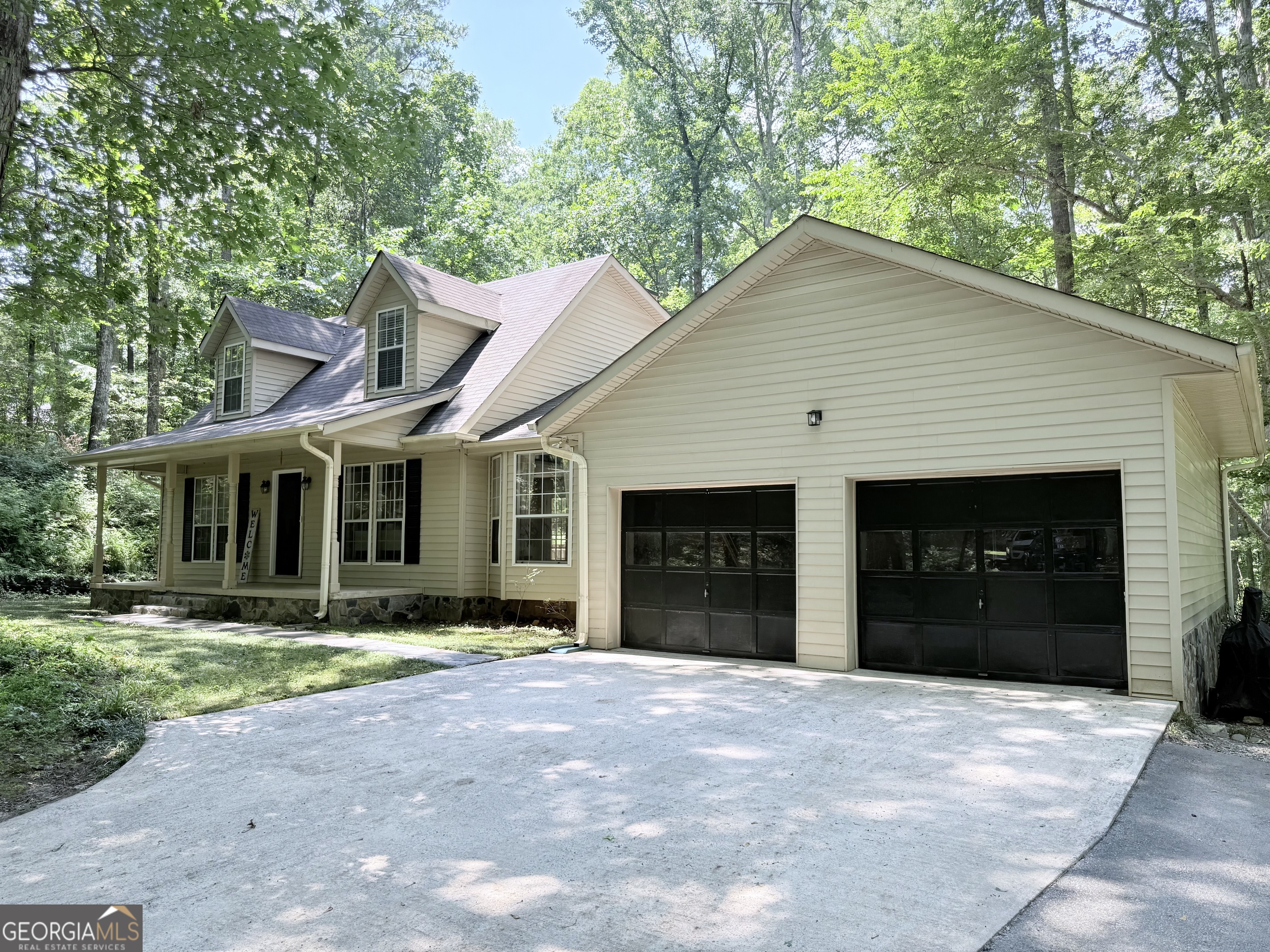 320 Woodland Drive Property Photo 1