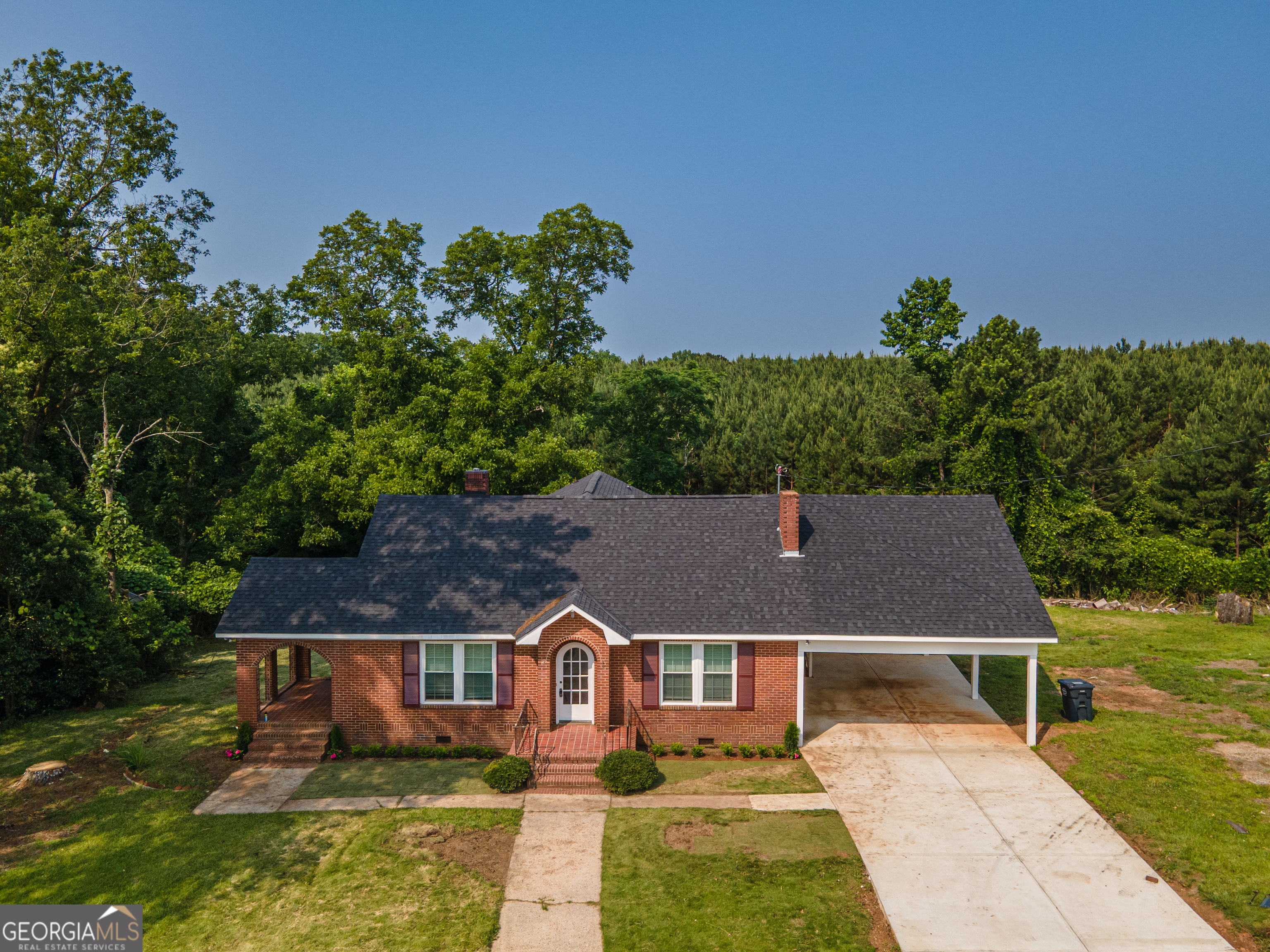 2563 Roosevelt Highway Property Photo 5
