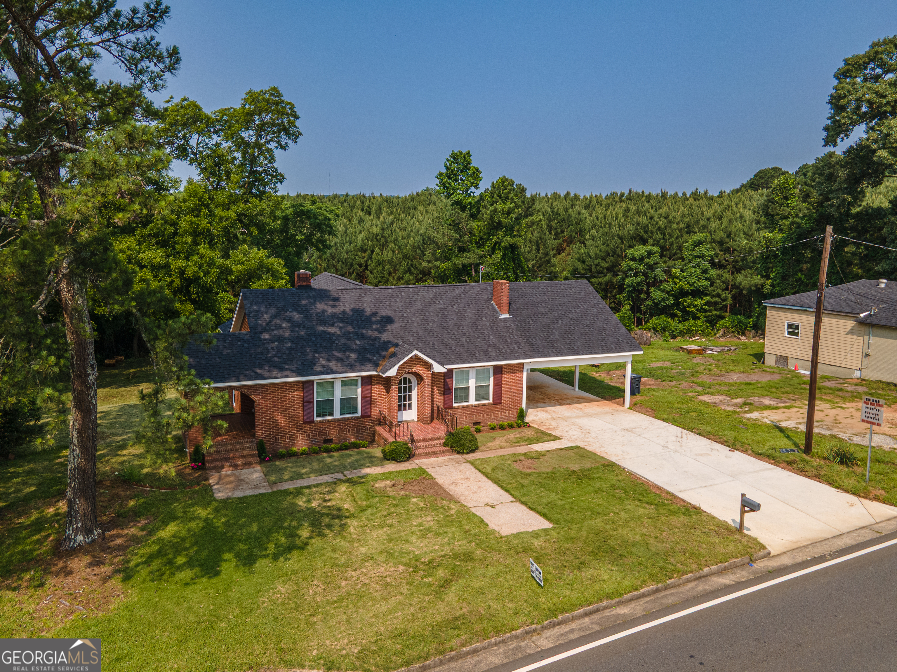 2563 Roosevelt Highway Property Photo 6