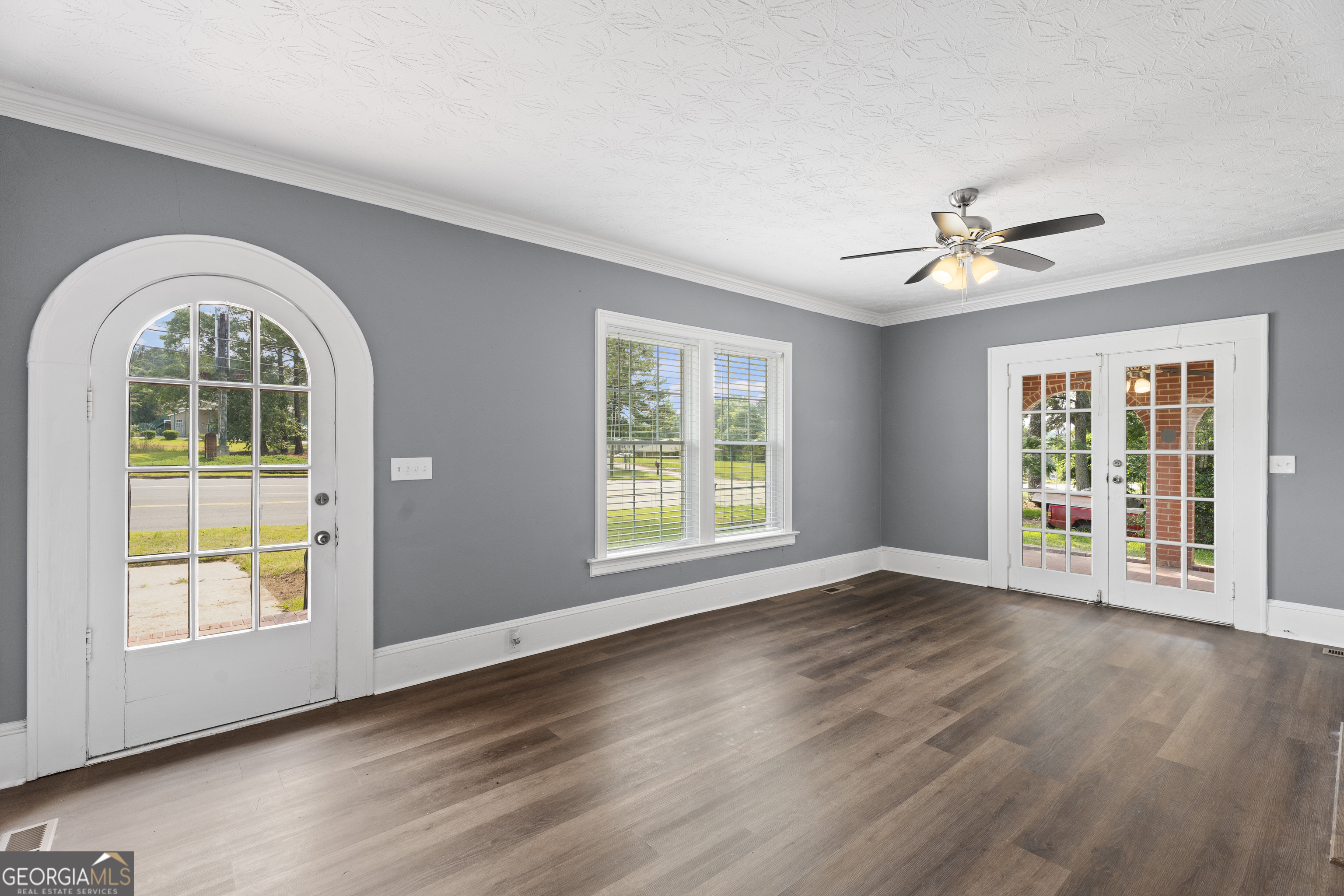 2563 Roosevelt Highway Property Photo 8