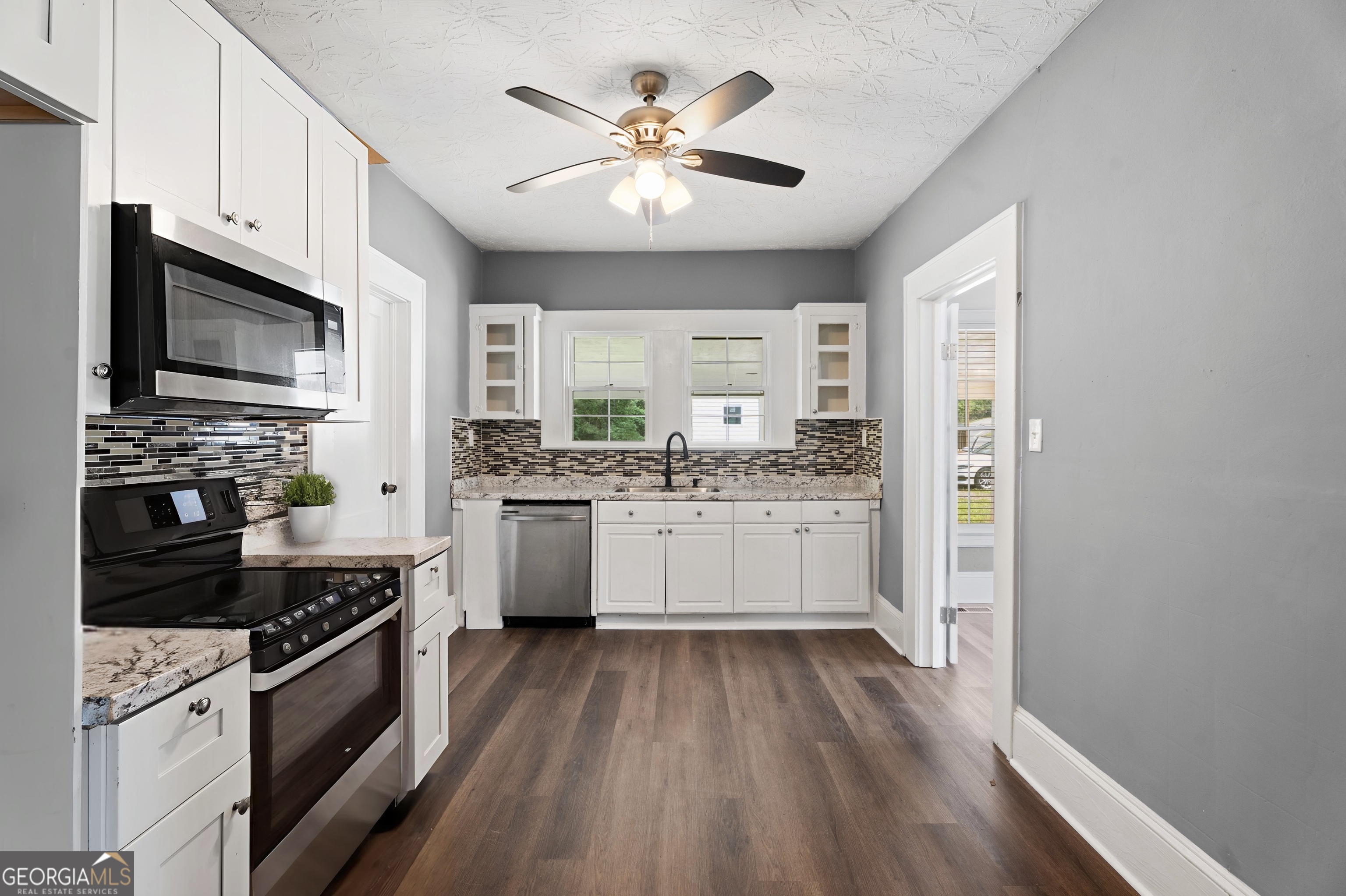2563 Roosevelt Highway Property Photo 11
