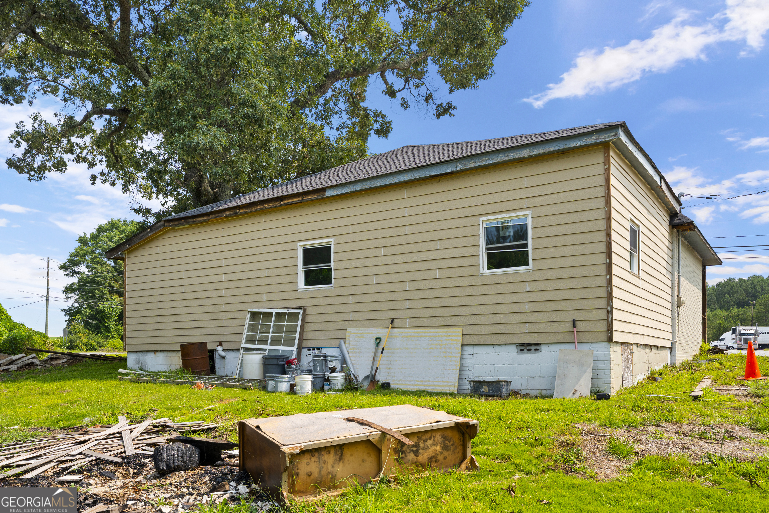 2563 Roosevelt Highway Property Photo 24