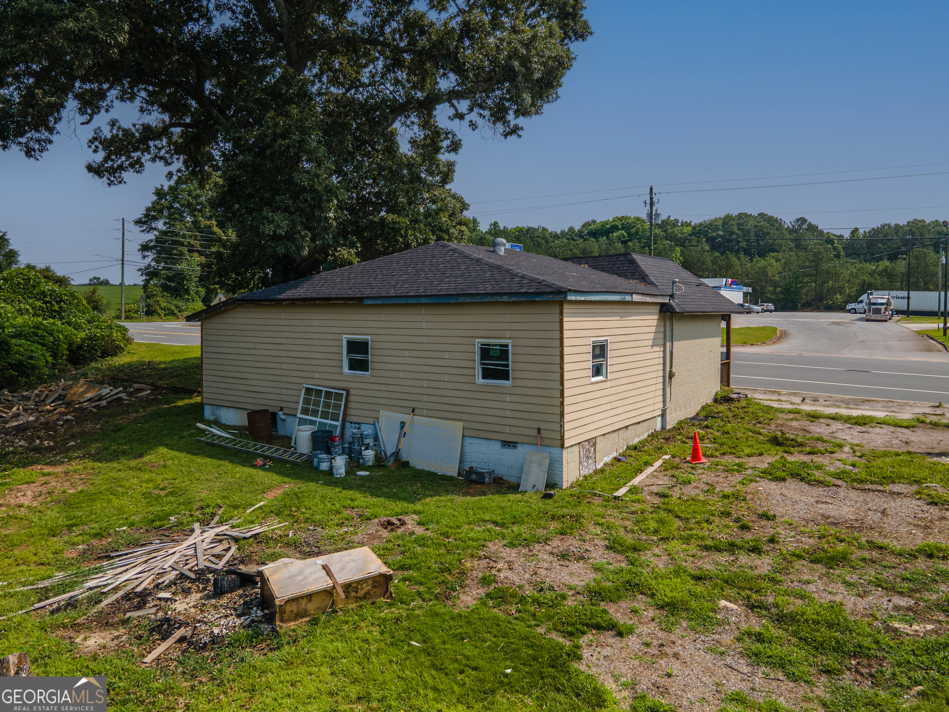 2563 Roosevelt Highway Property Photo 26