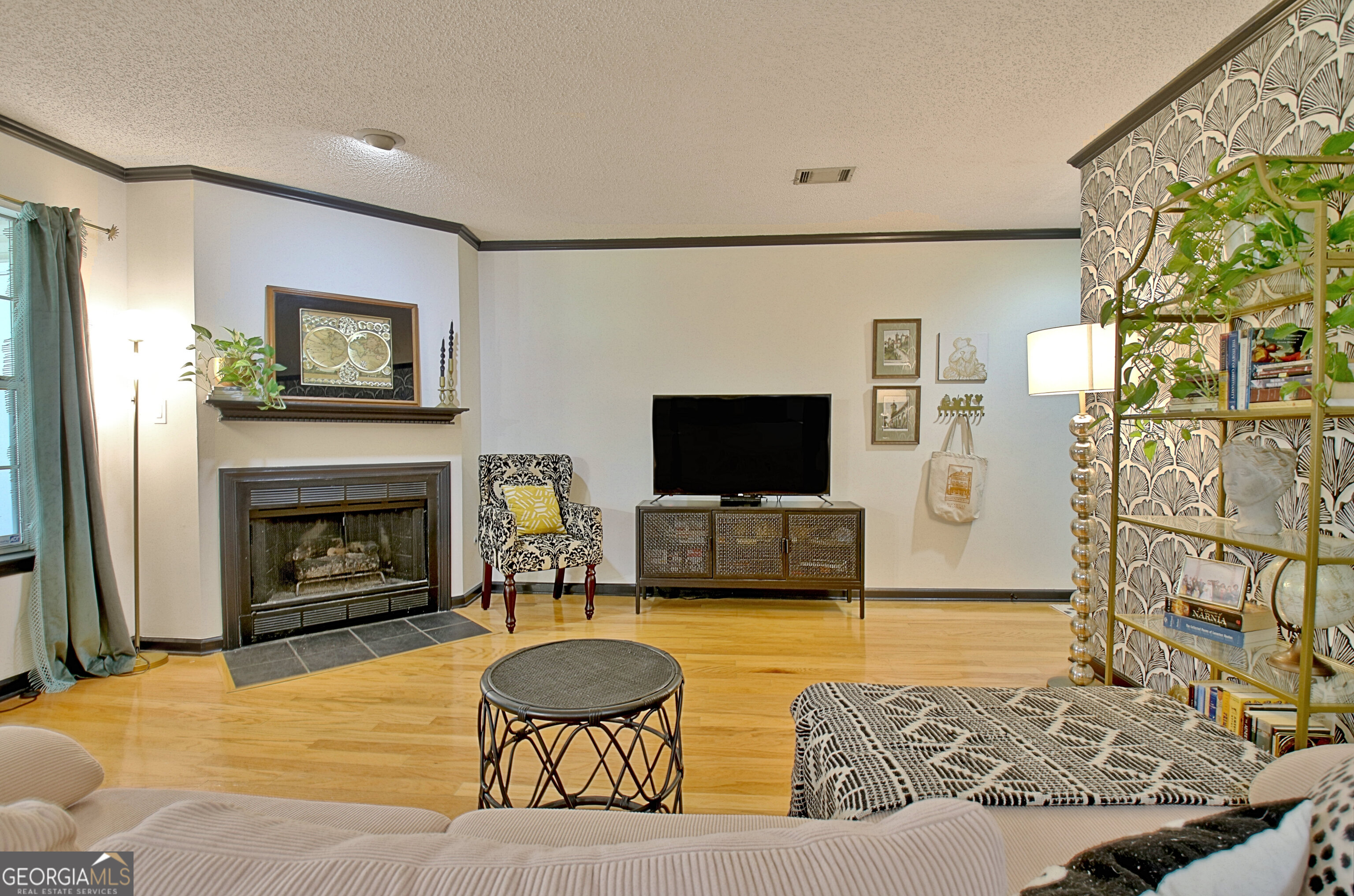 504 Ridgelake Drive Property Photo 6