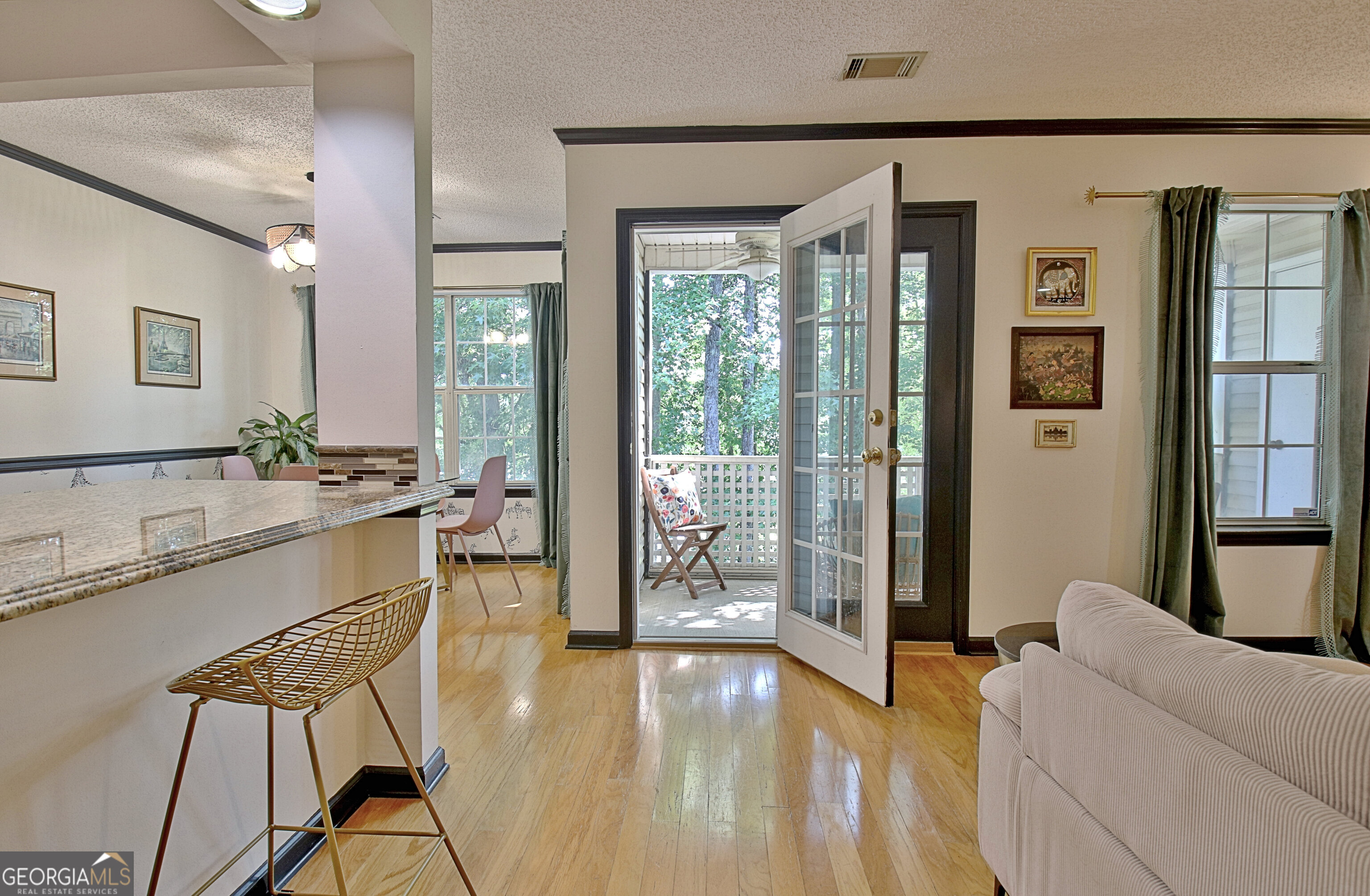 504 Ridgelake Drive Property Photo 12