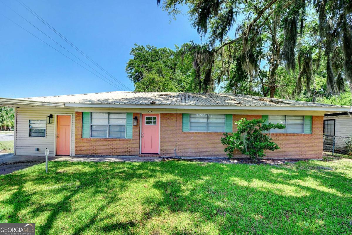 828 Lee Street Property Photo 1